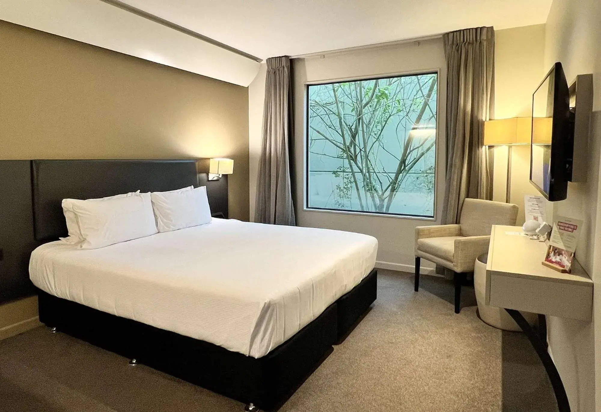 Accessible King in Sudima Auckland Airport Accessible King in Sudima Auckland Airport