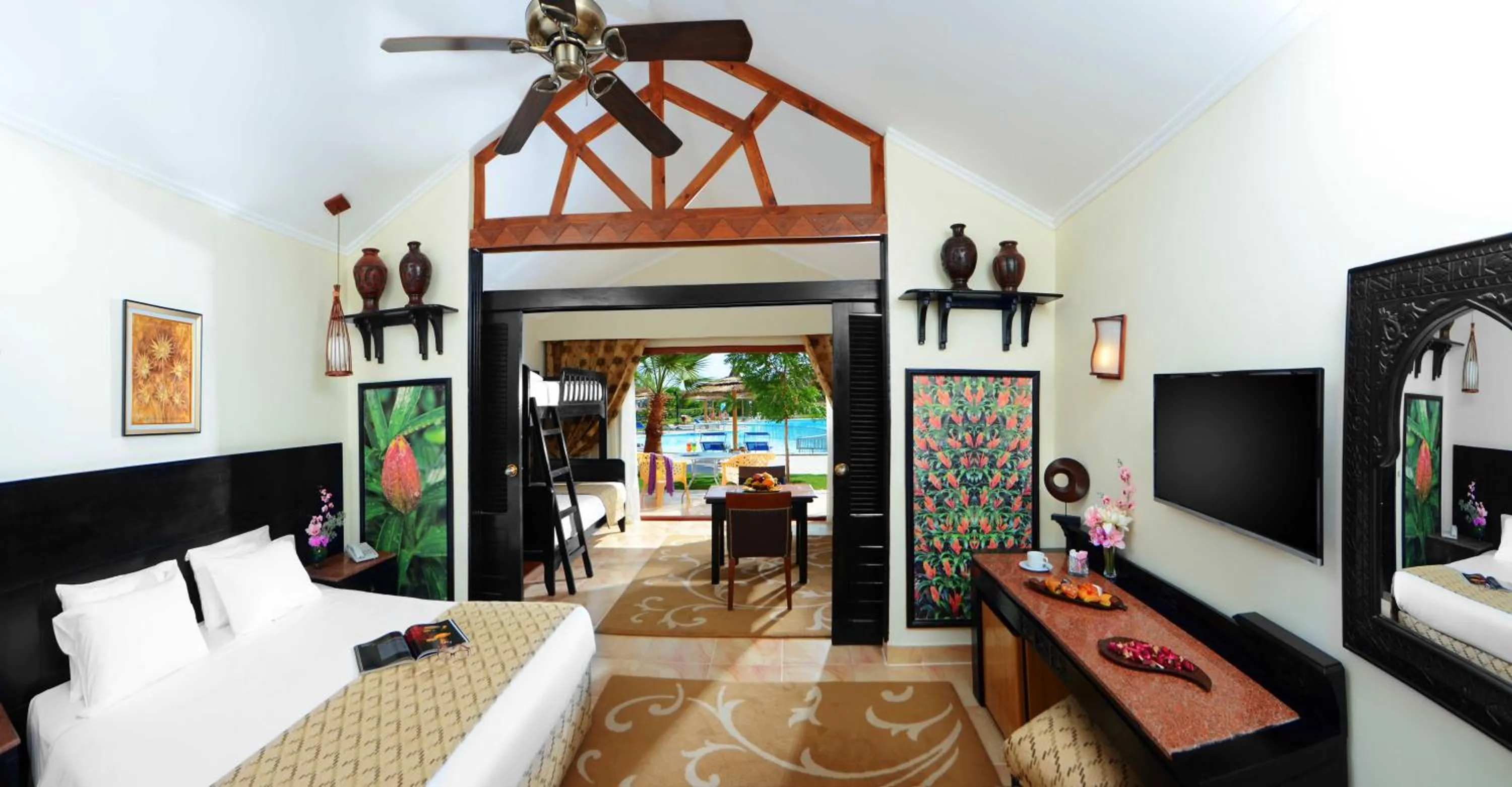 Photo of the whole room, Bed in Pickalbatros Jungle Aqua Park - Neverland Hurghada