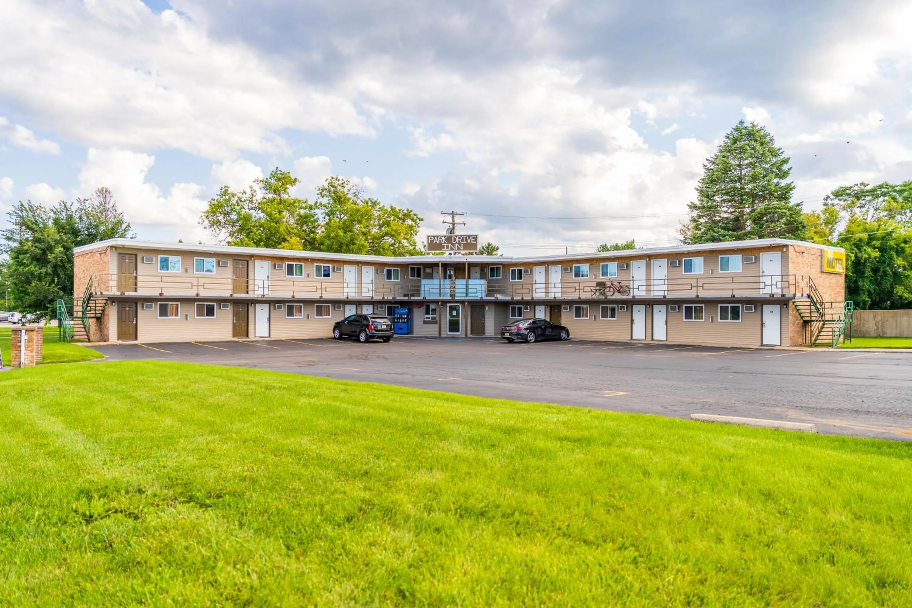 Property building in Park Drive Inn