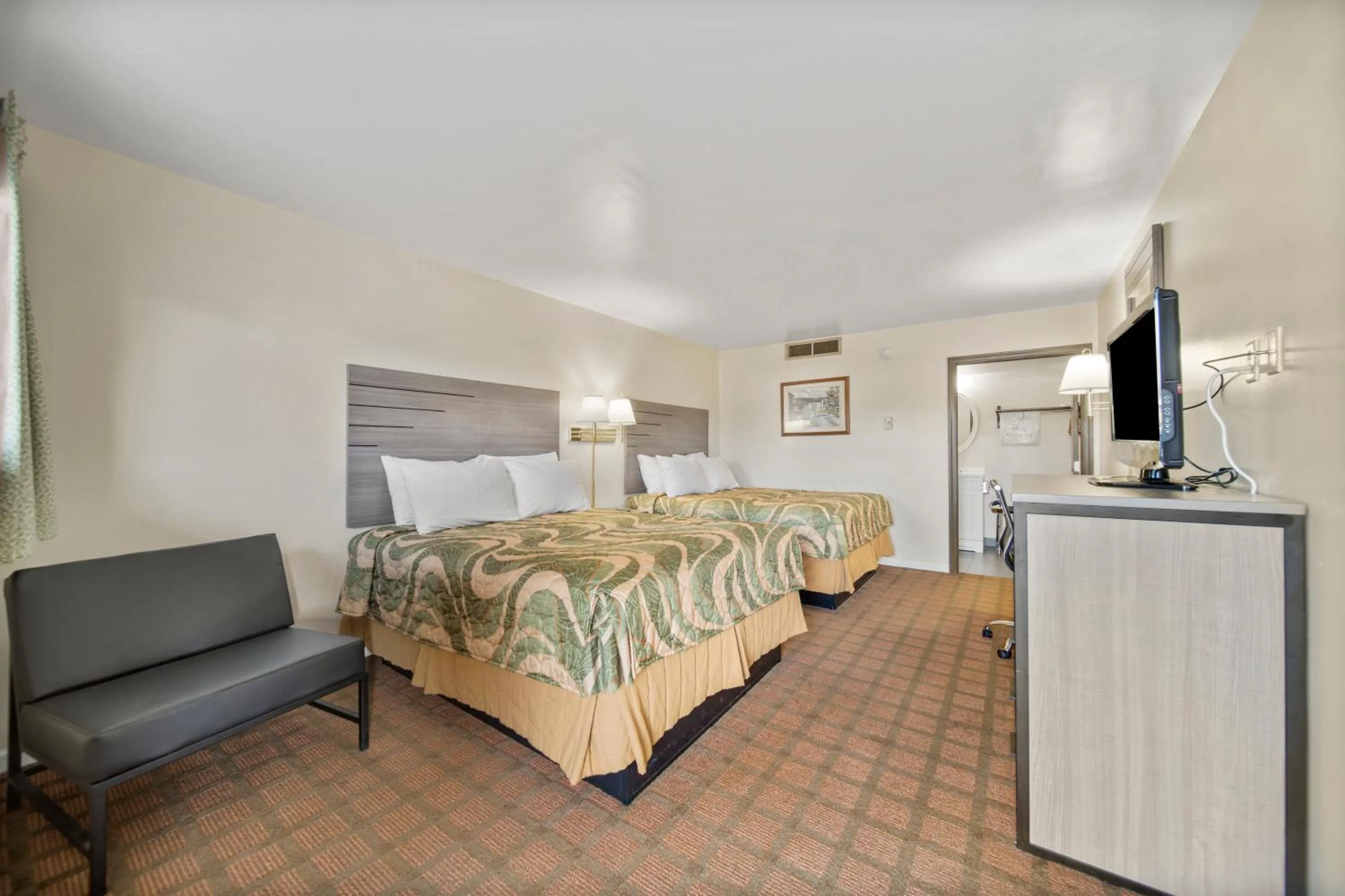 Bed in Park Drive Inn