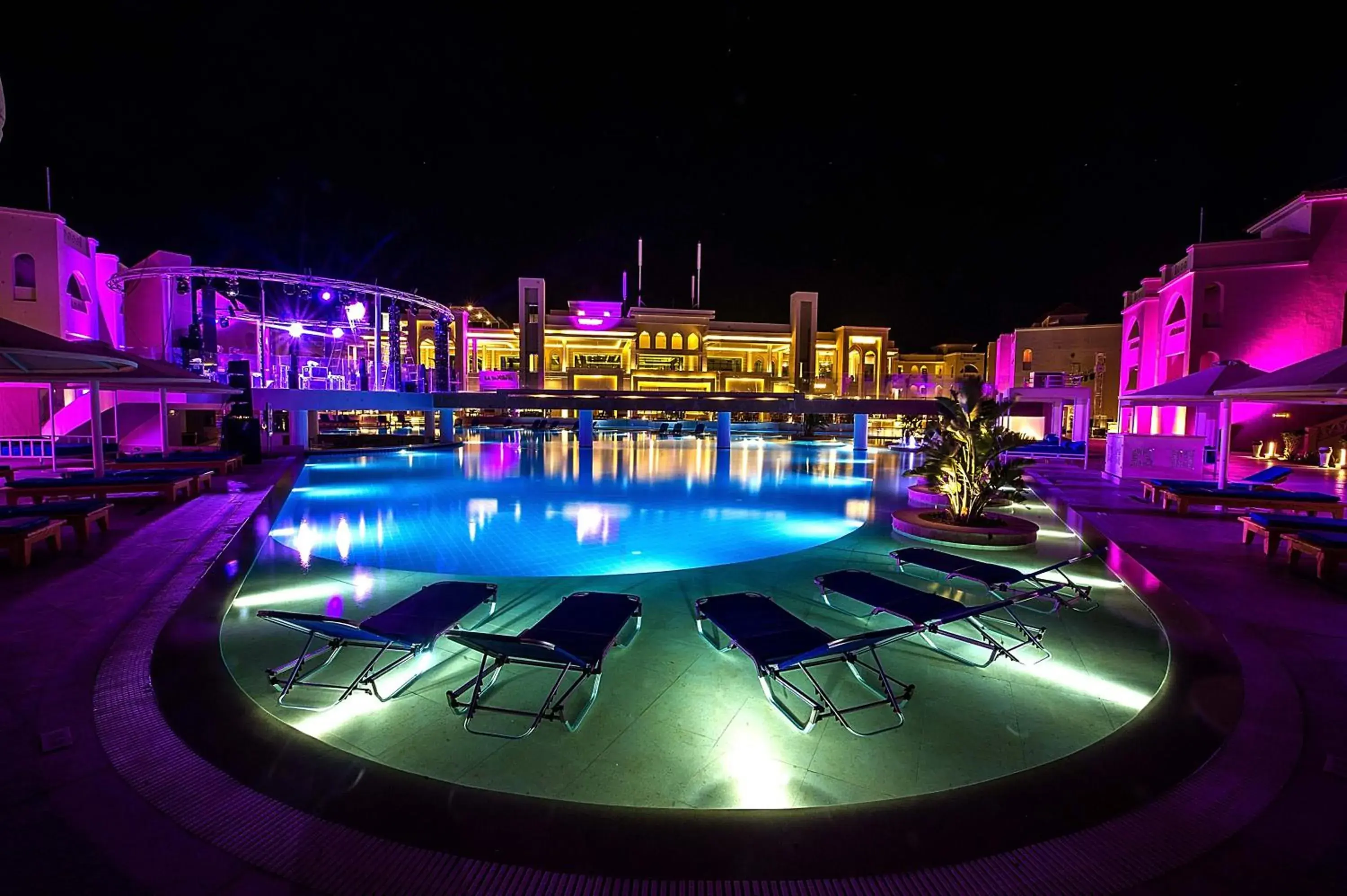 Swimming Pool in Pickalbatros Aqua Blu Resort - Hurghada