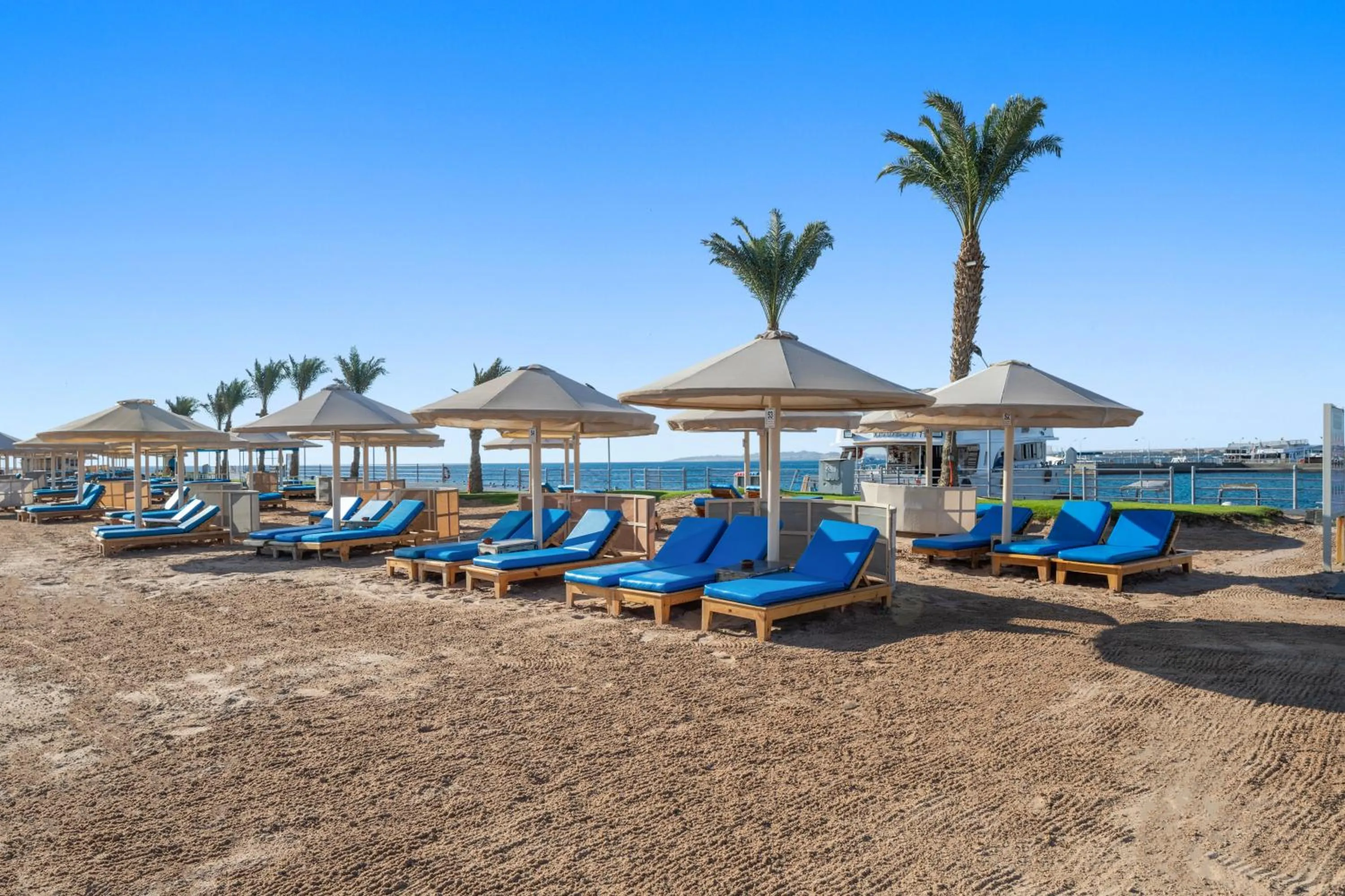 Beach in Pickalbatros Aqua Blu Resort - Hurghada