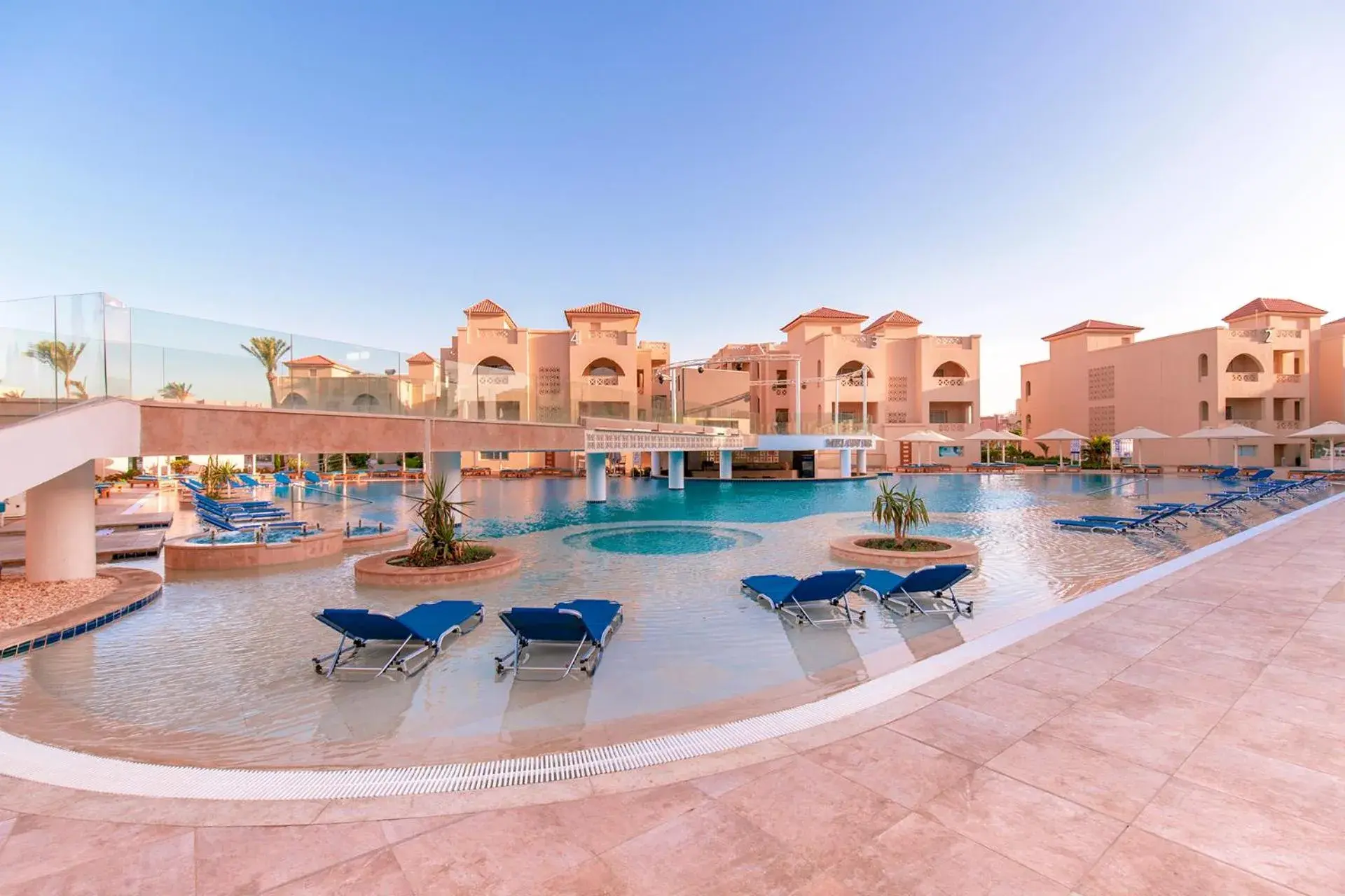 Swimming Pool in Pickalbatros Aqua Blu Resort - Hurghada