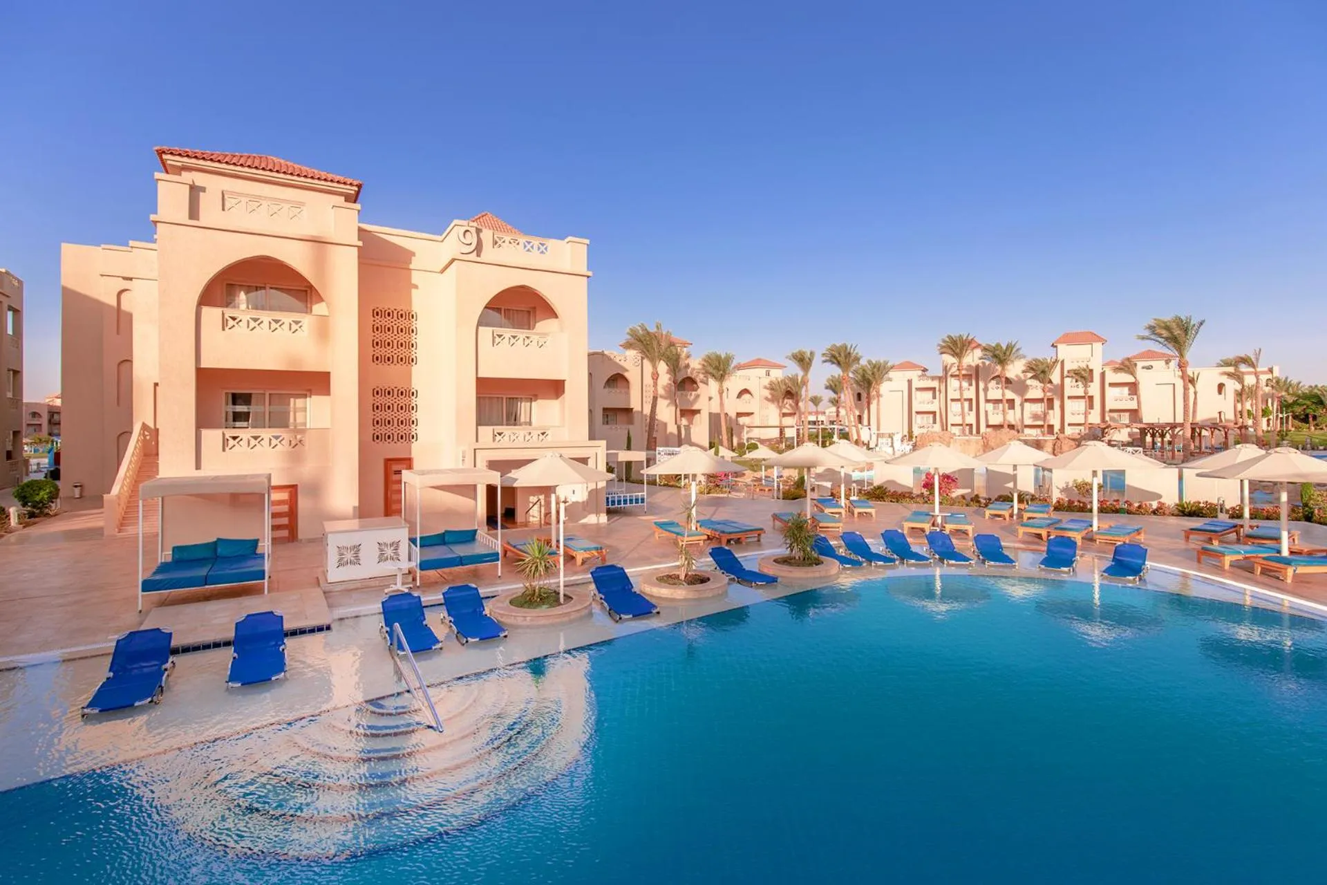 Swimming pool in Pickalbatros Aqua Blu Resort - Hurghada