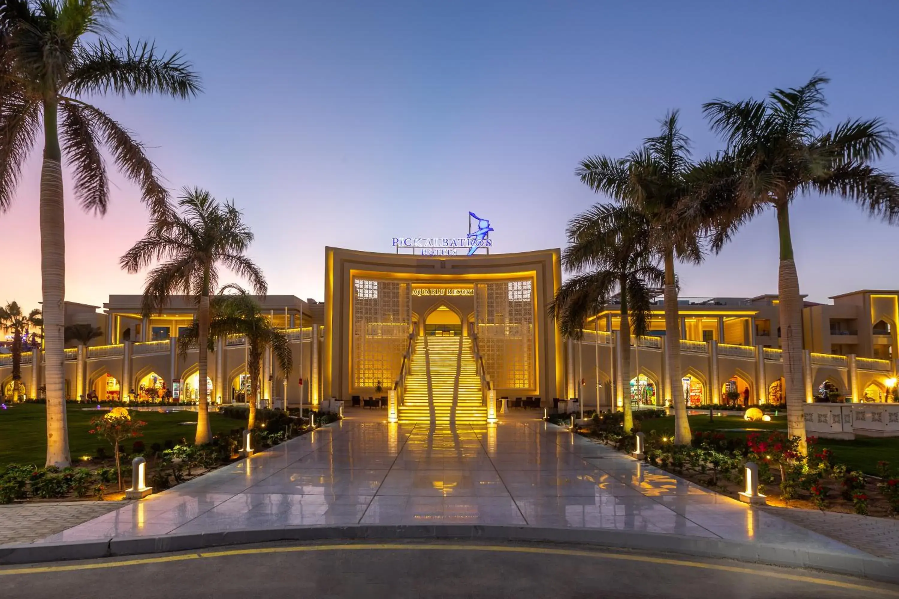 Facade/entrance, Property Building in Pickalbatros Aqua Blu Resort - Hurghada