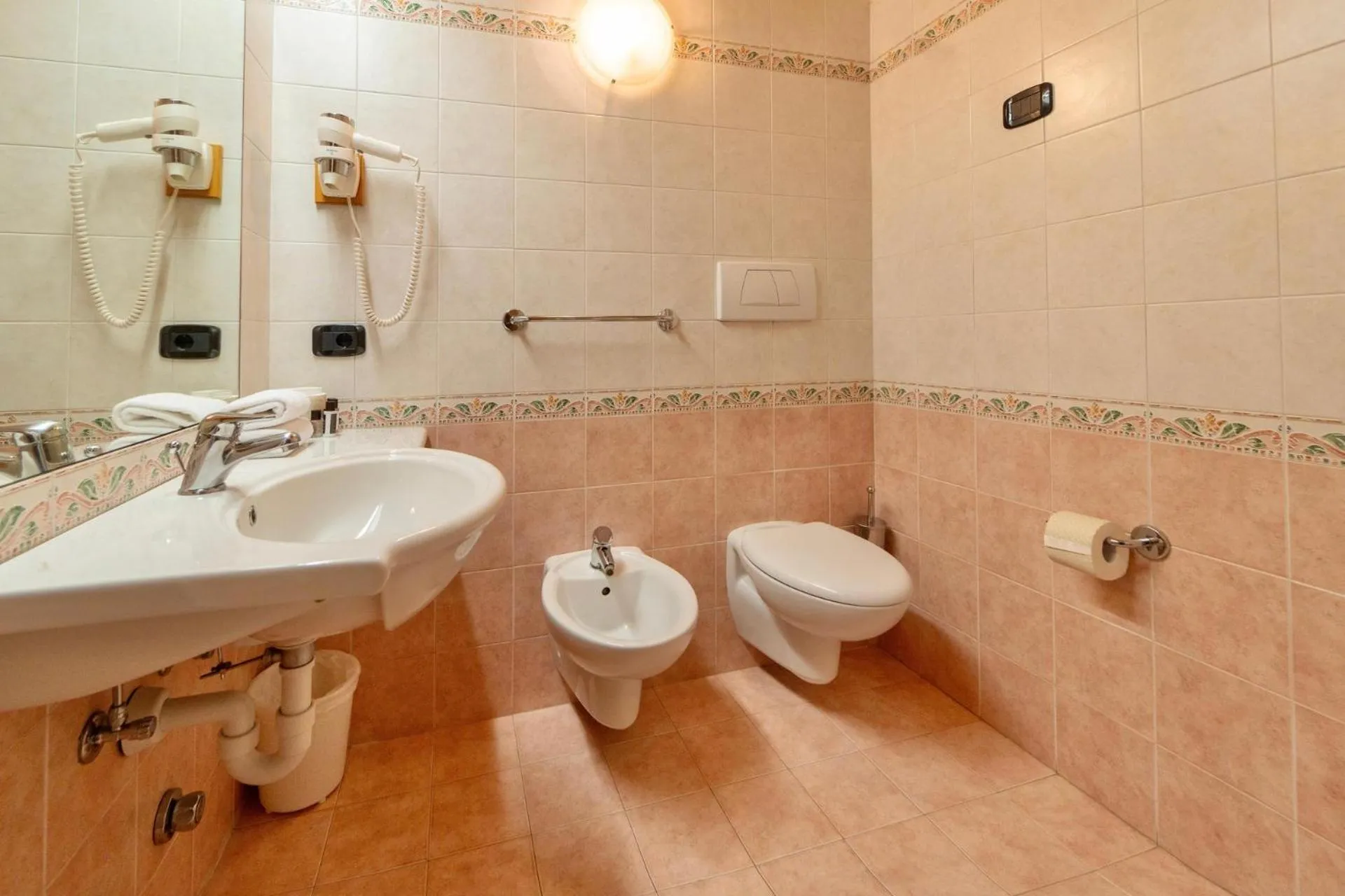 Shower in Hotel Primula