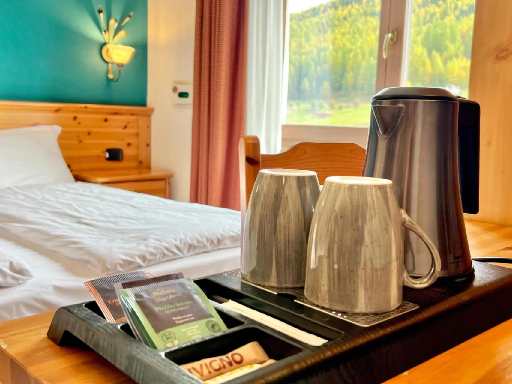 Coffee/tea facilities, Bed in Hotel Primula