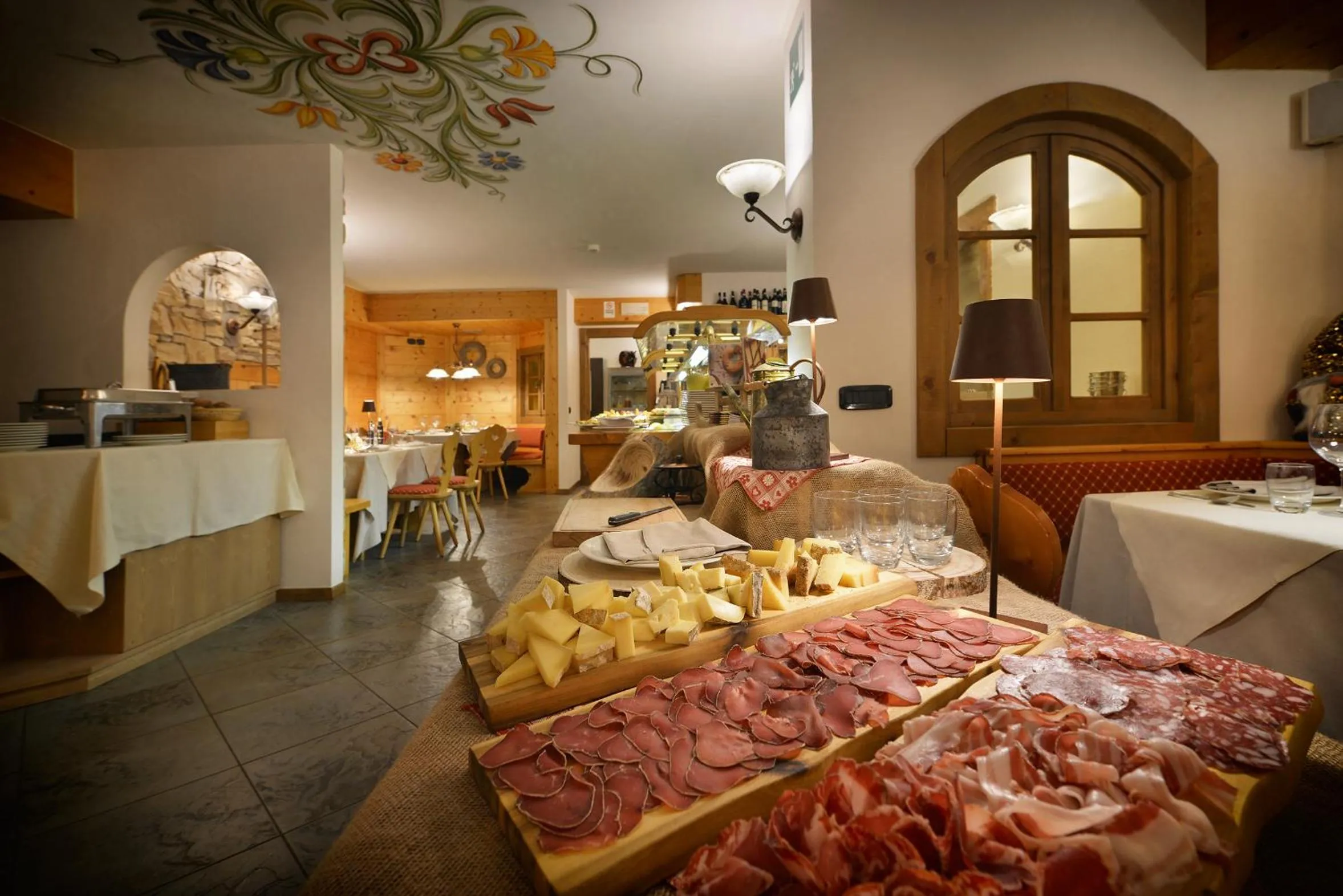 Restaurant/places to eat in Hotel Primula