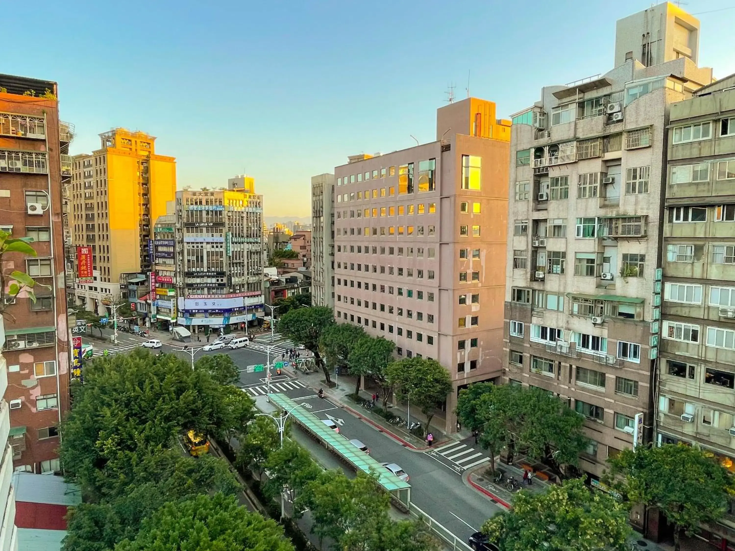 City view in CHECK inn Express Taipei Yongkang City view in CHECK inn Express Taipei Yongkang