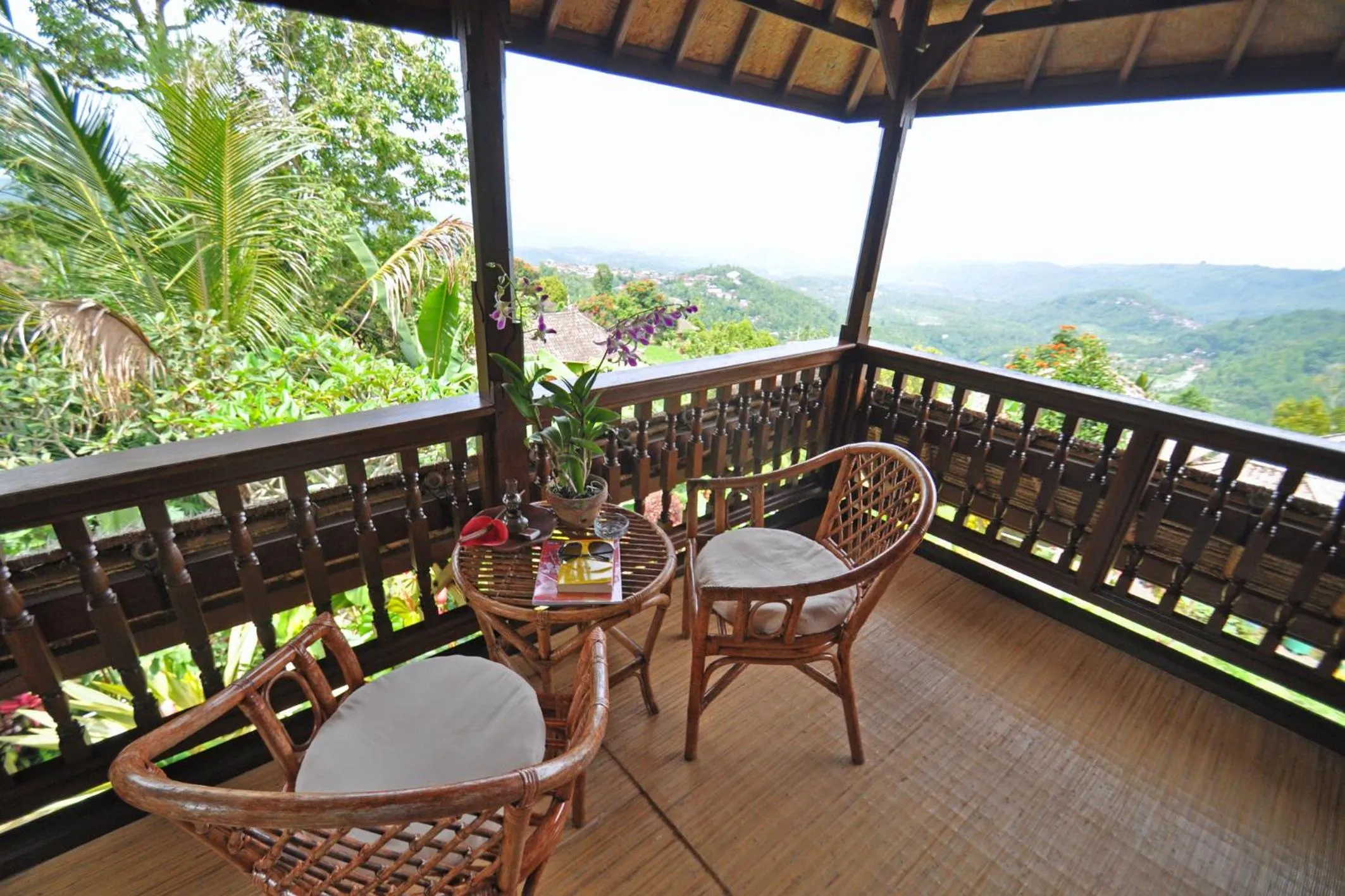 Balcony/Terrace in Puri Lumbung Cottages Restaurant & Spa Munduk
