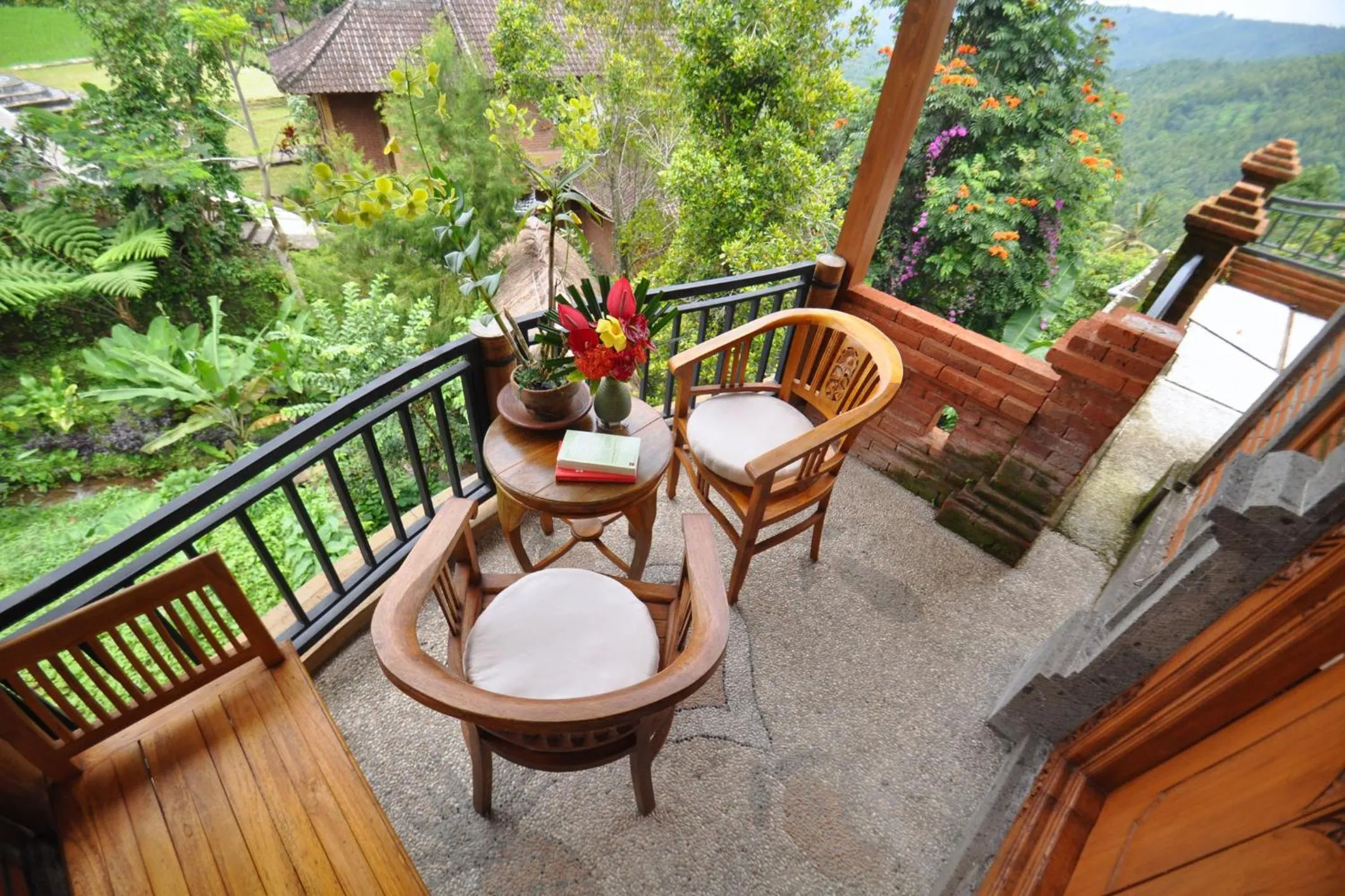 Balcony/Terrace in Puri Lumbung Cottages Restaurant & Spa Munduk