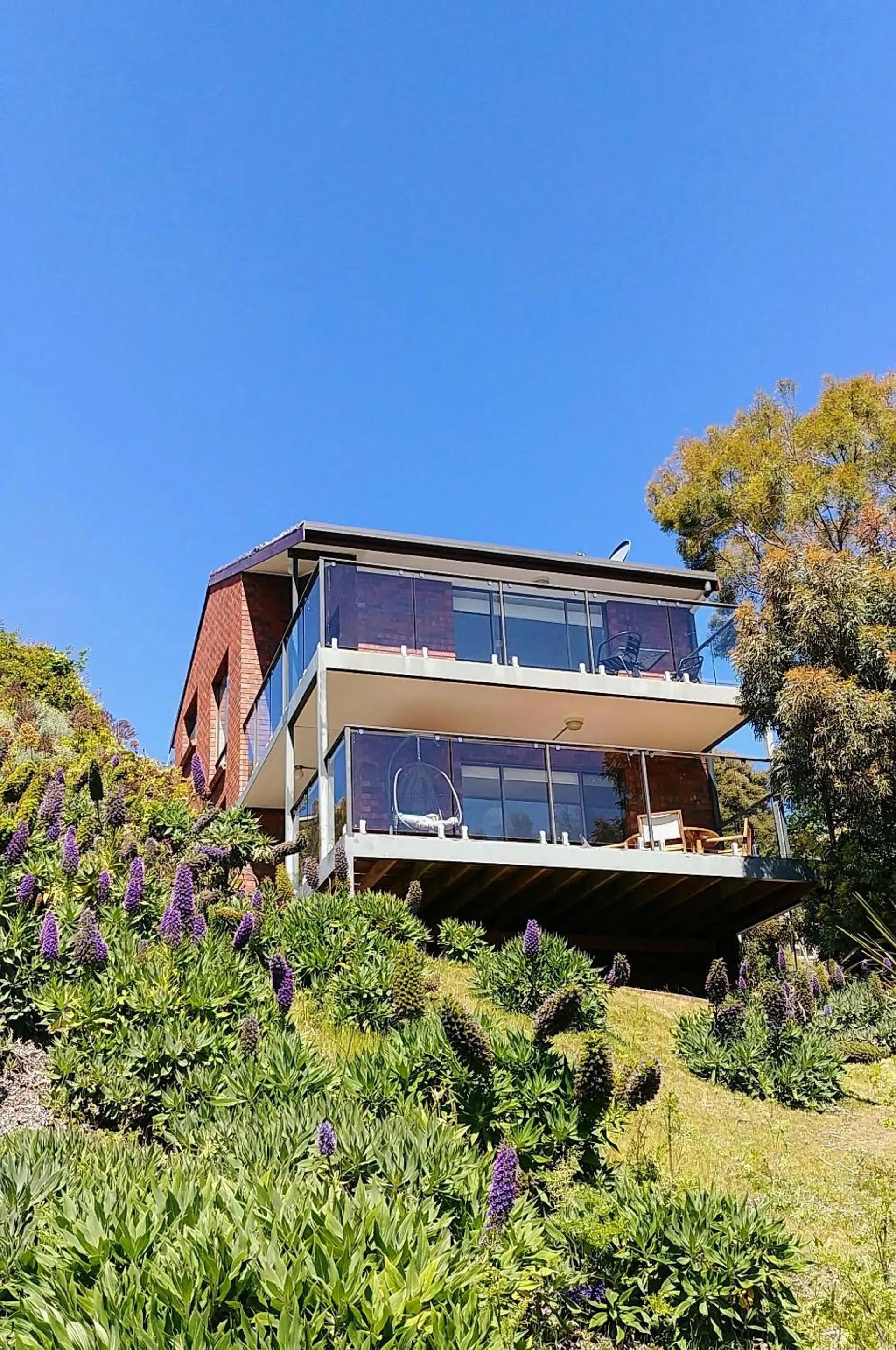 The View 2 bed unit with stunning Hobart outlook