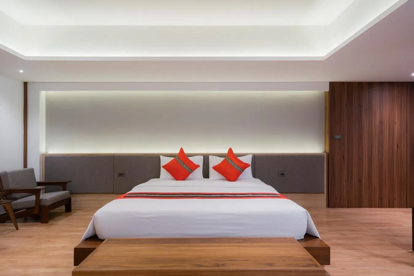 Bed in True Siam Phayathai Hotel