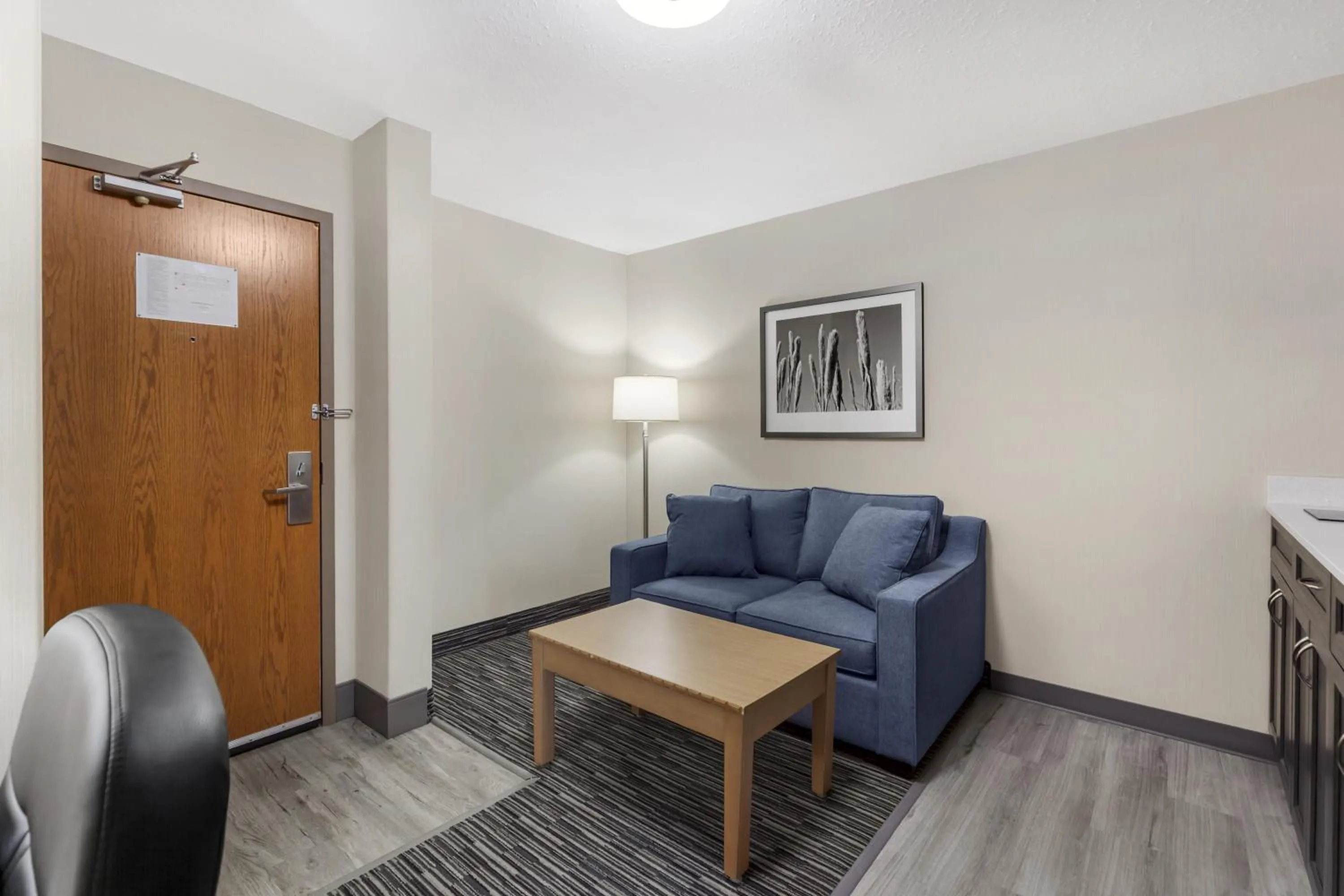 Bedroom in Best Western Grande Prairie