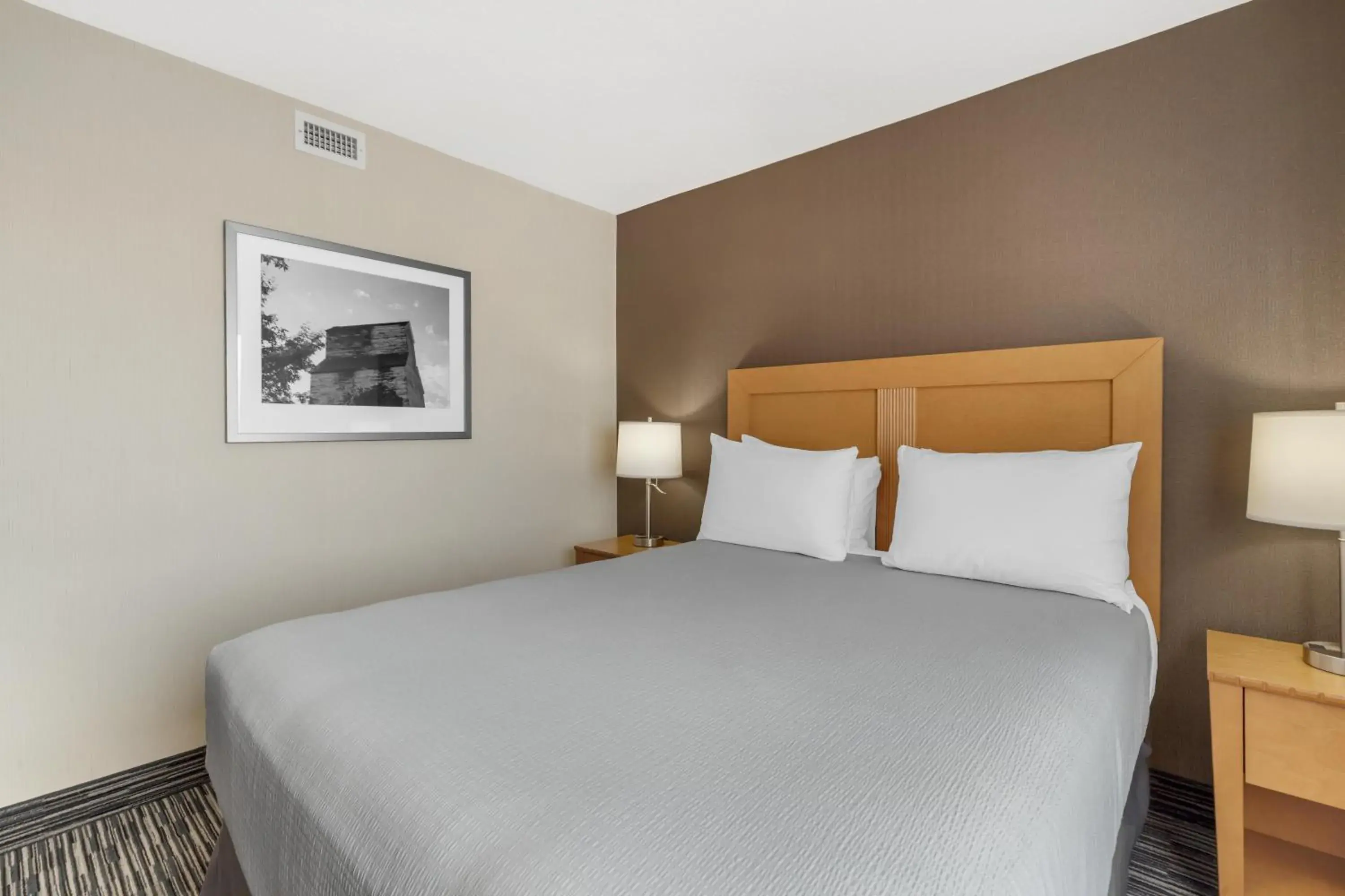 Bedroom, Bed in Best Western Grande Prairie Bedroom, Bed in Best Western Grande Prairie