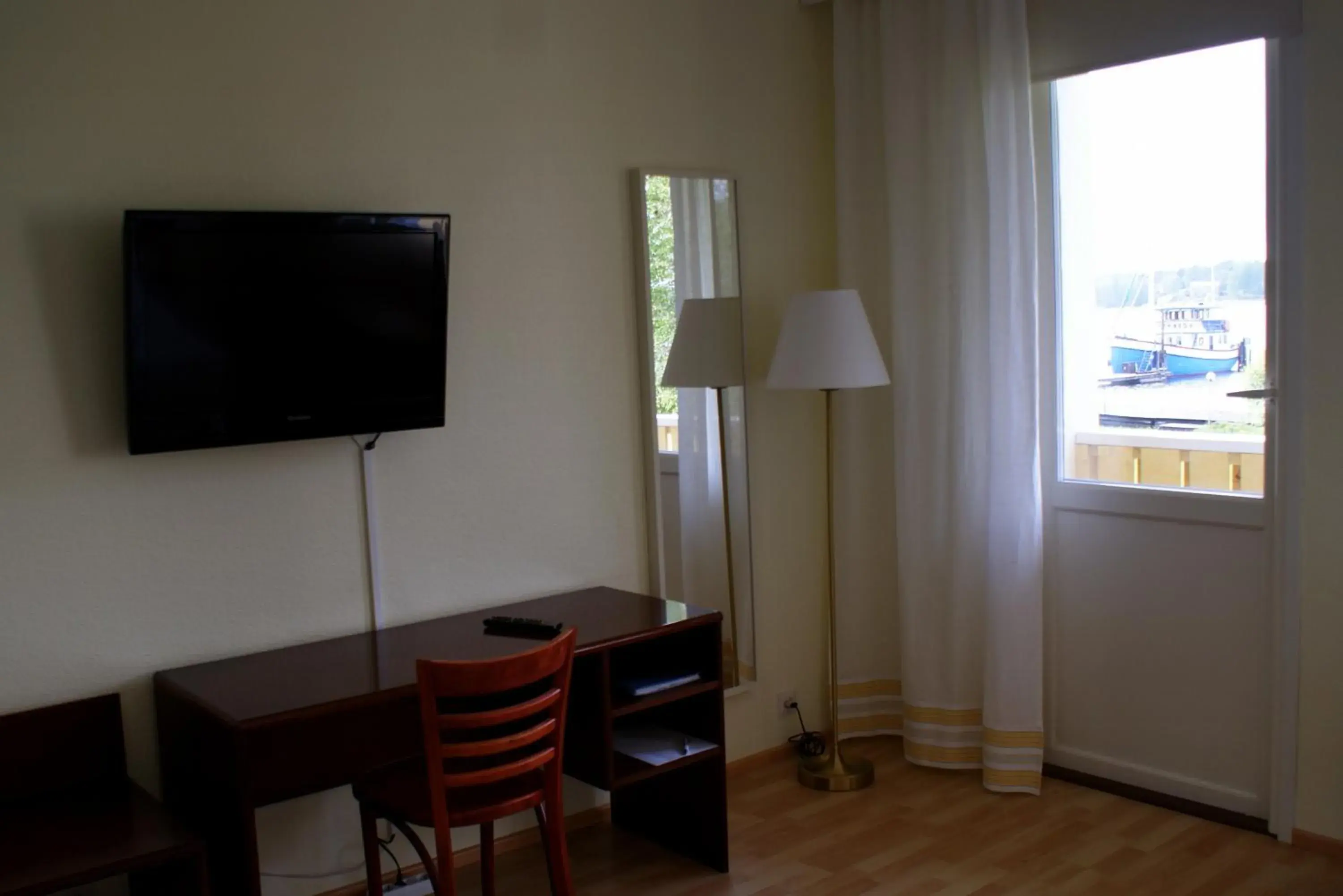 Twin Room with Sea View in Hotel Sea Front Twin Room with Sea View in Hotel Sea Front