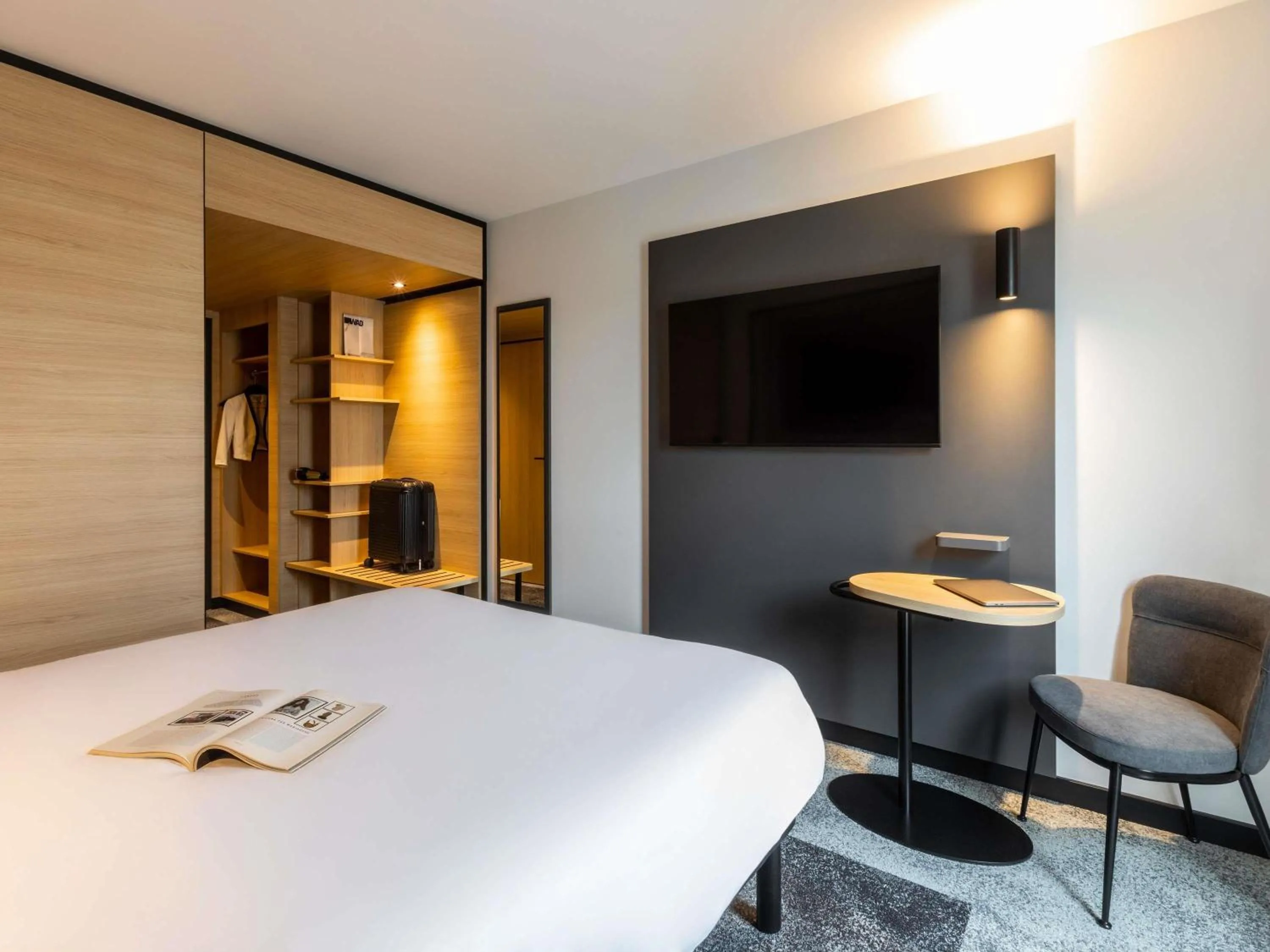 Bedroom, Bed in ibis Nancy Centre Stanislas