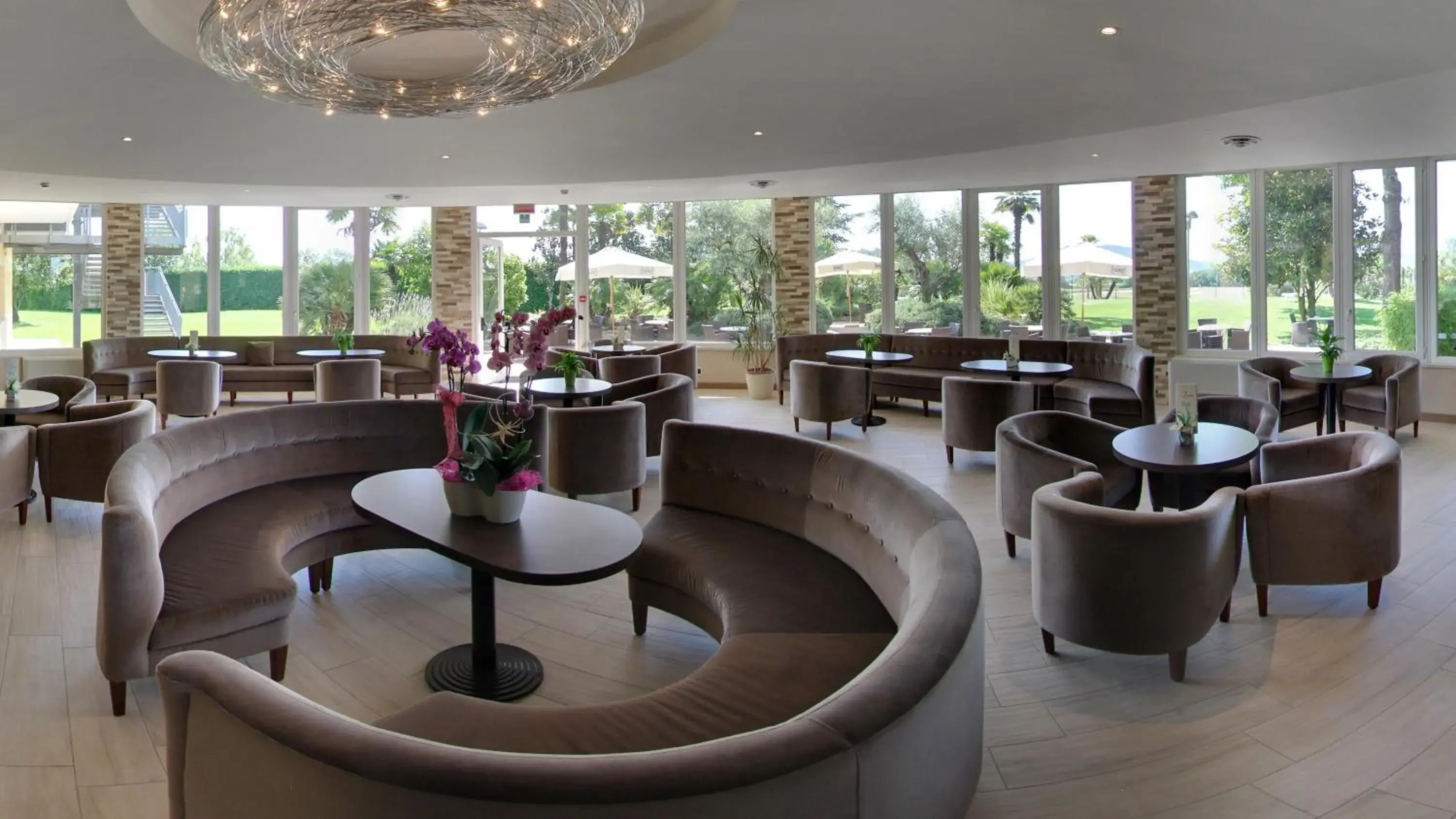 Lounge or bar in Hotel Terme Leonardo Lounge or bar in Hotel Terme Leonardo