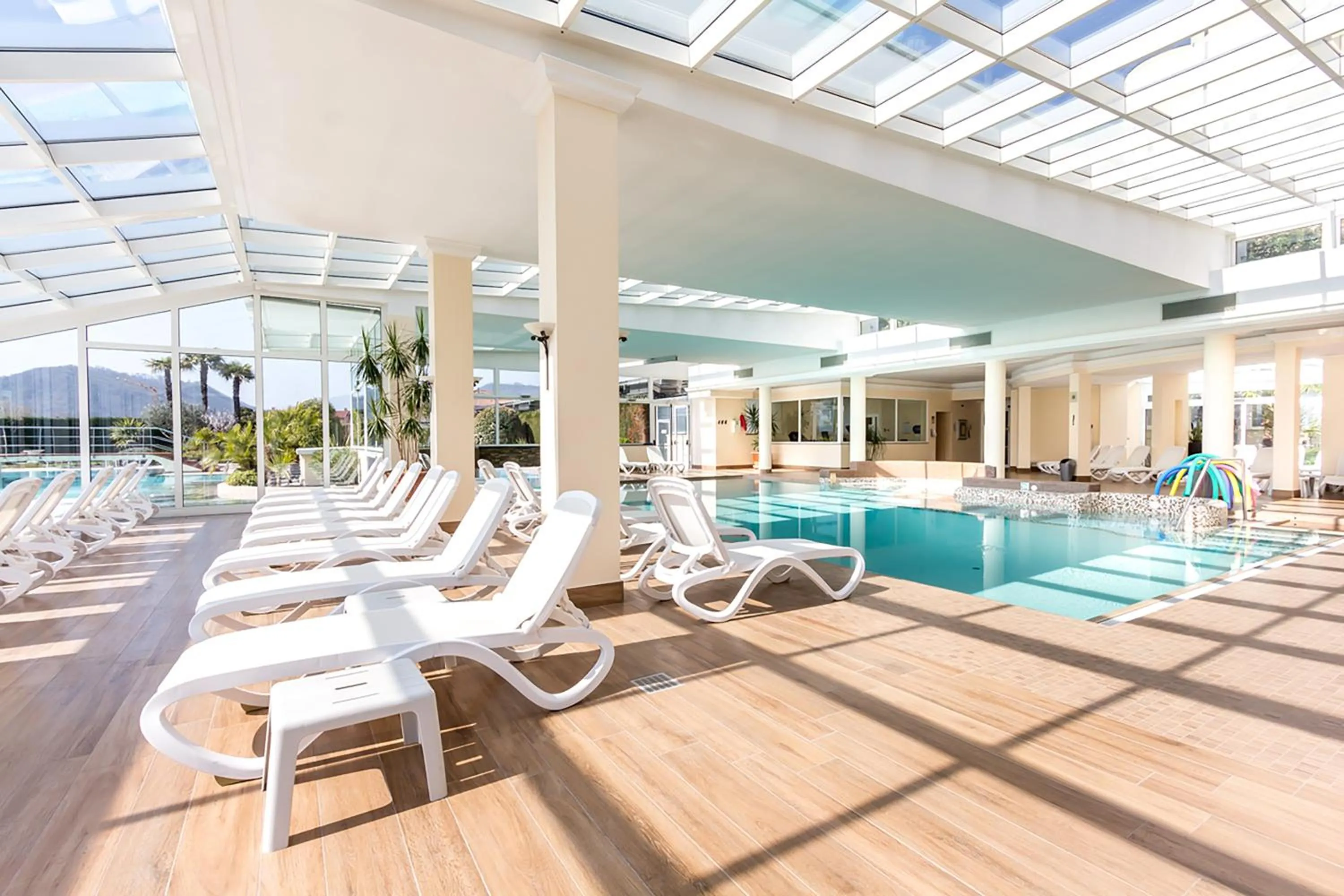 Swimming pool in Hotel Terme Leonardo