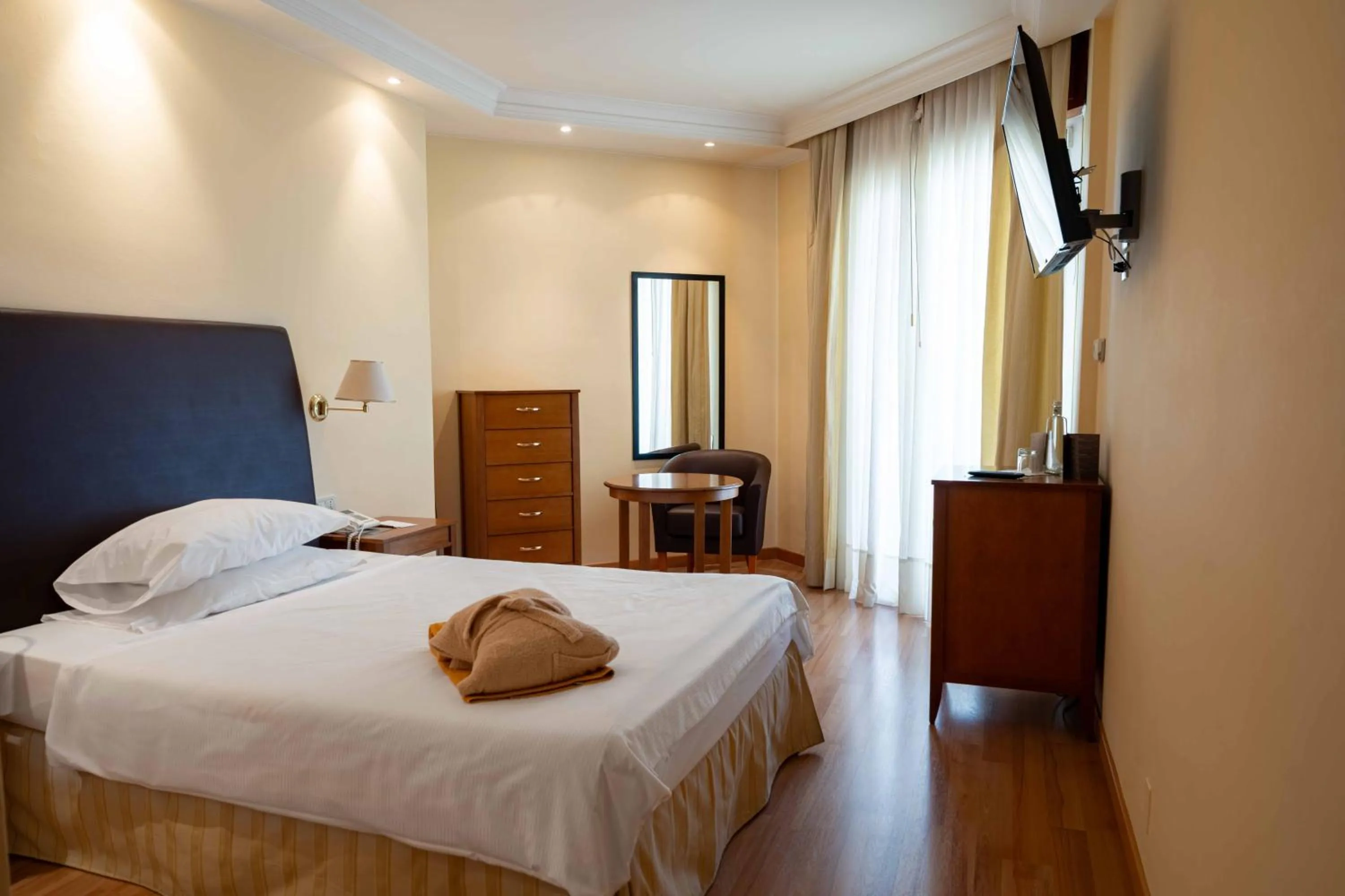 Bedroom, Bed in Hotel Terme Leonardo