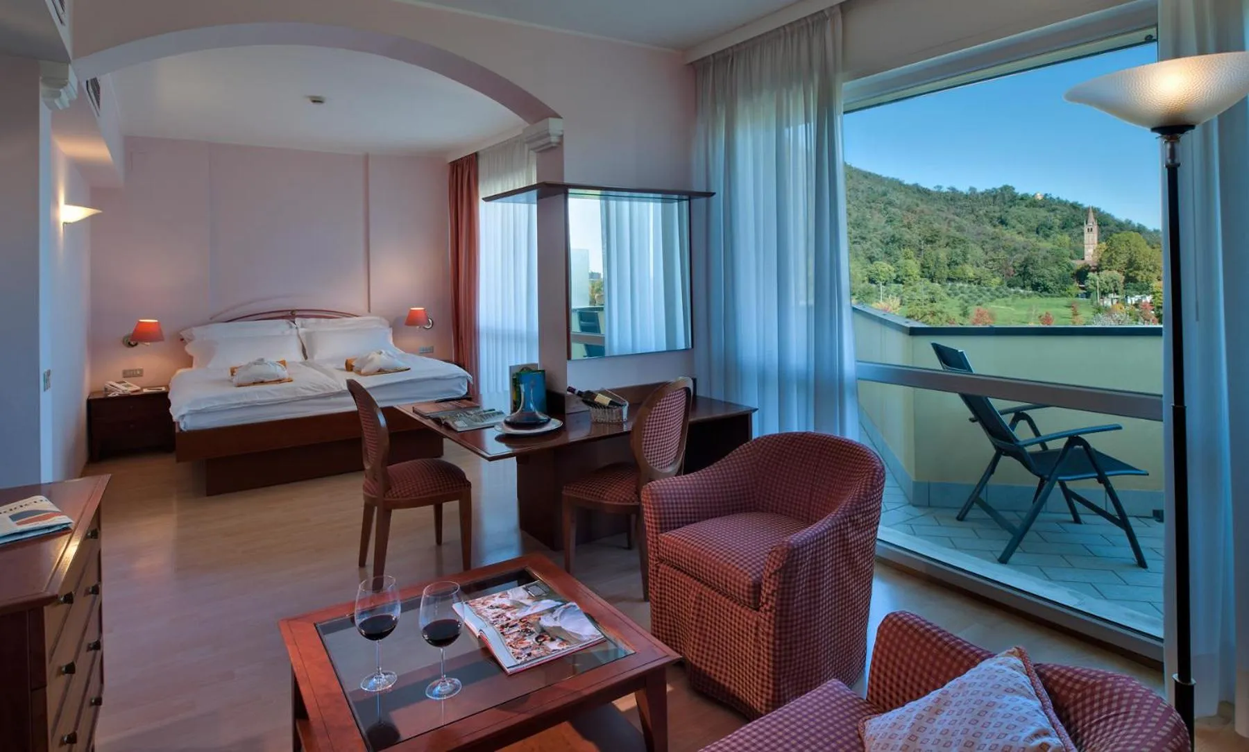 Balcony/Terrace, Bed in Hotel Terme Leonardo