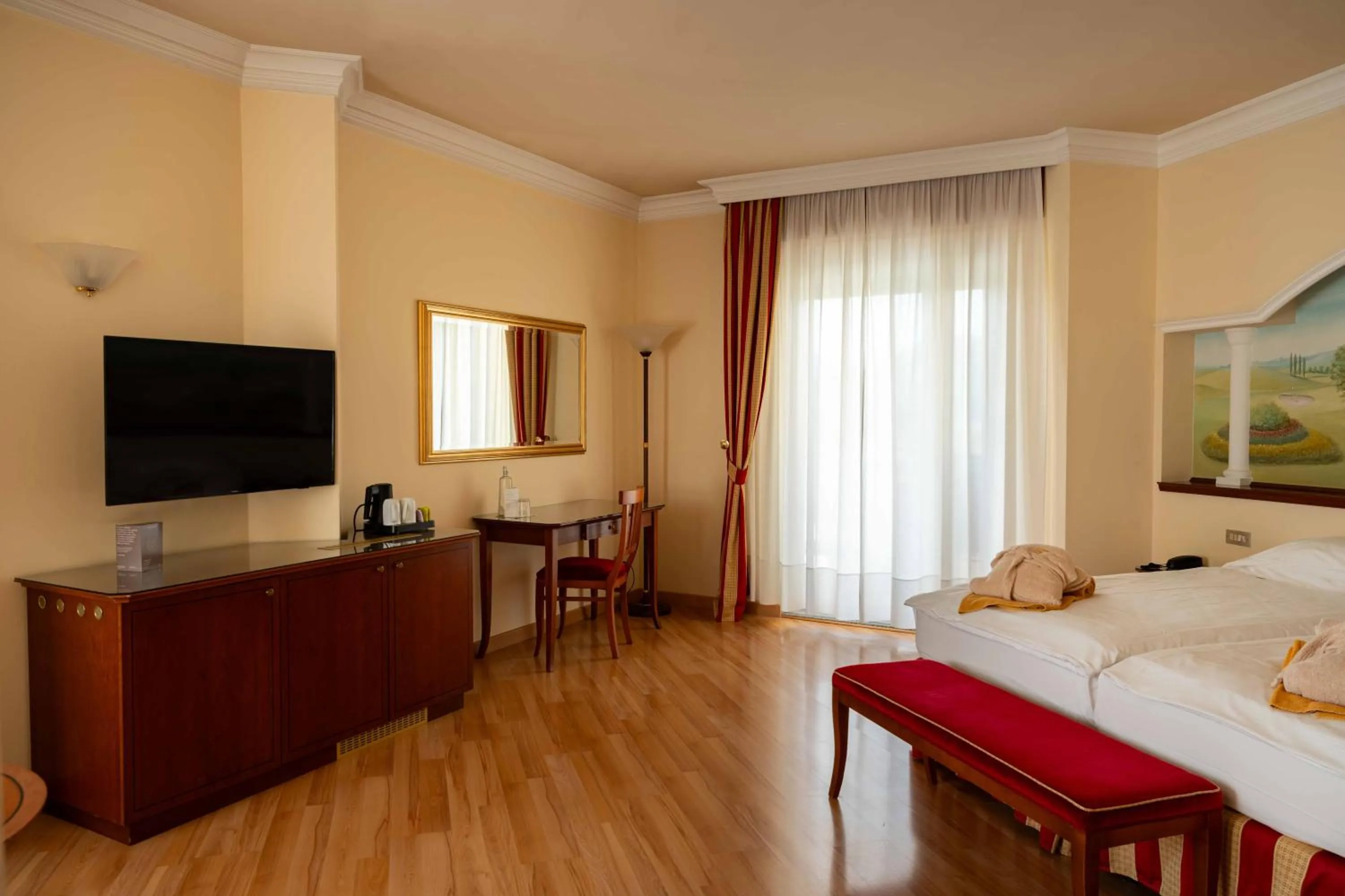 Photo of the whole room, Bed in Hotel Terme Leonardo
