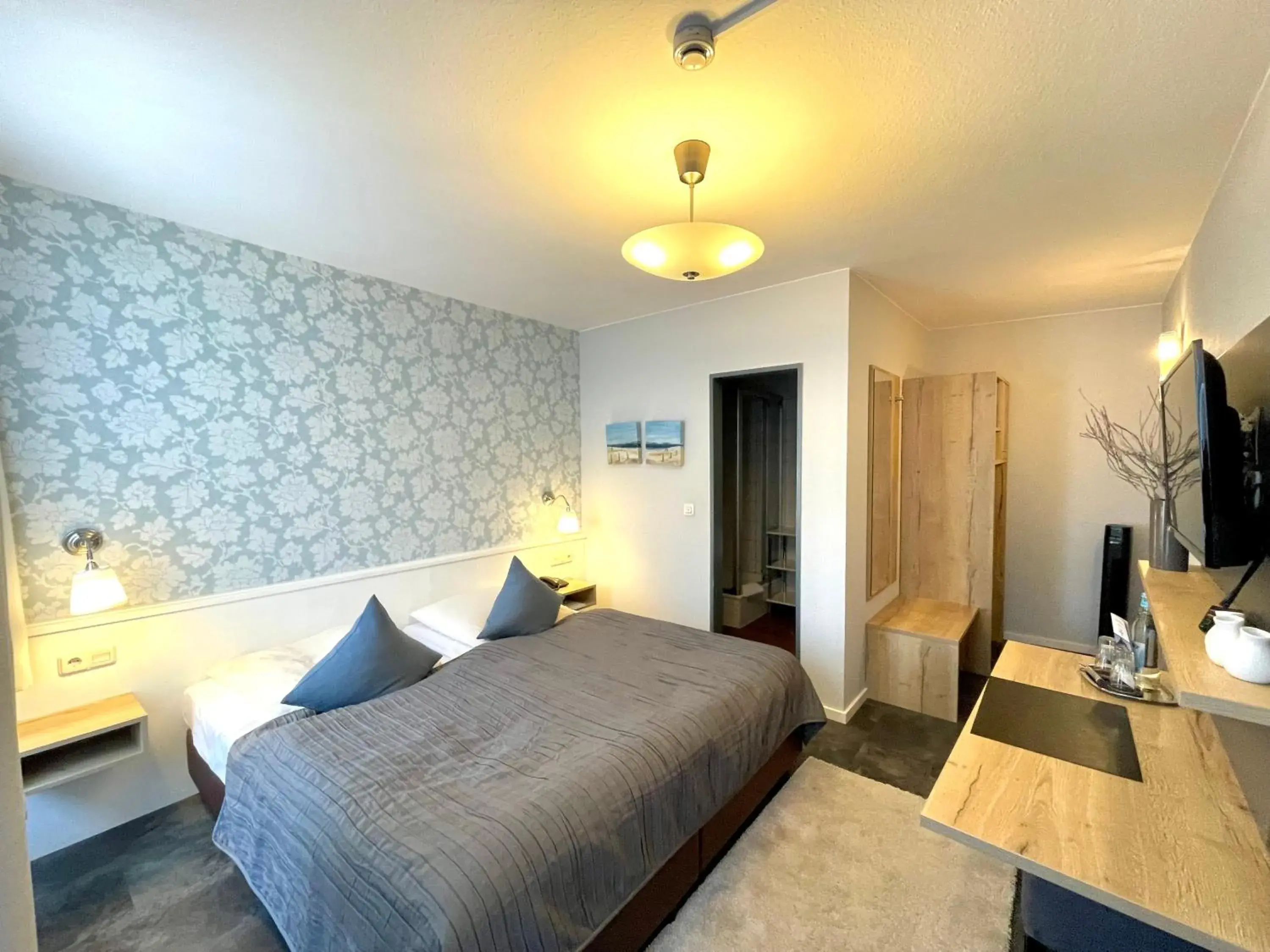 Single Room in Hotel Saarburger Hof Single Room in Hotel Saarburger Hof