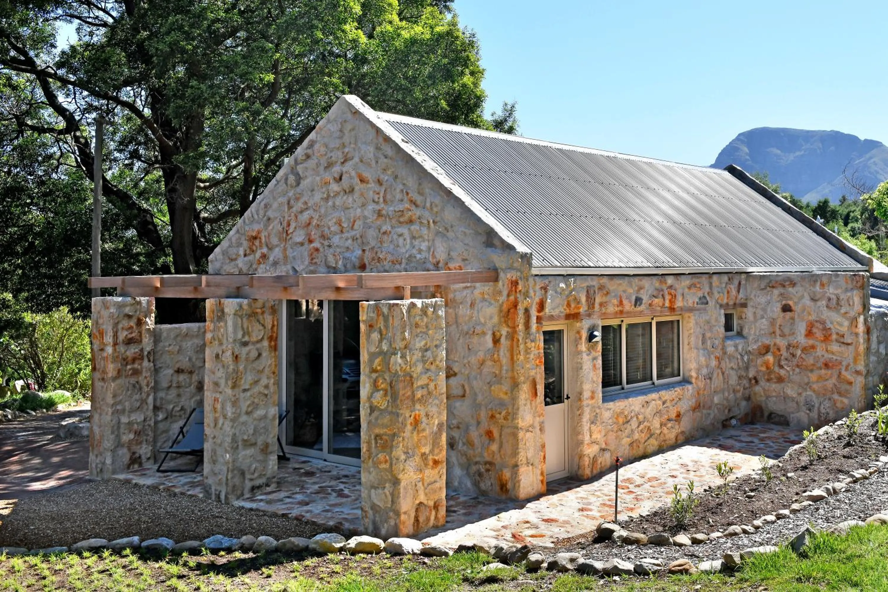 Property building in Umami Mountain Retreat