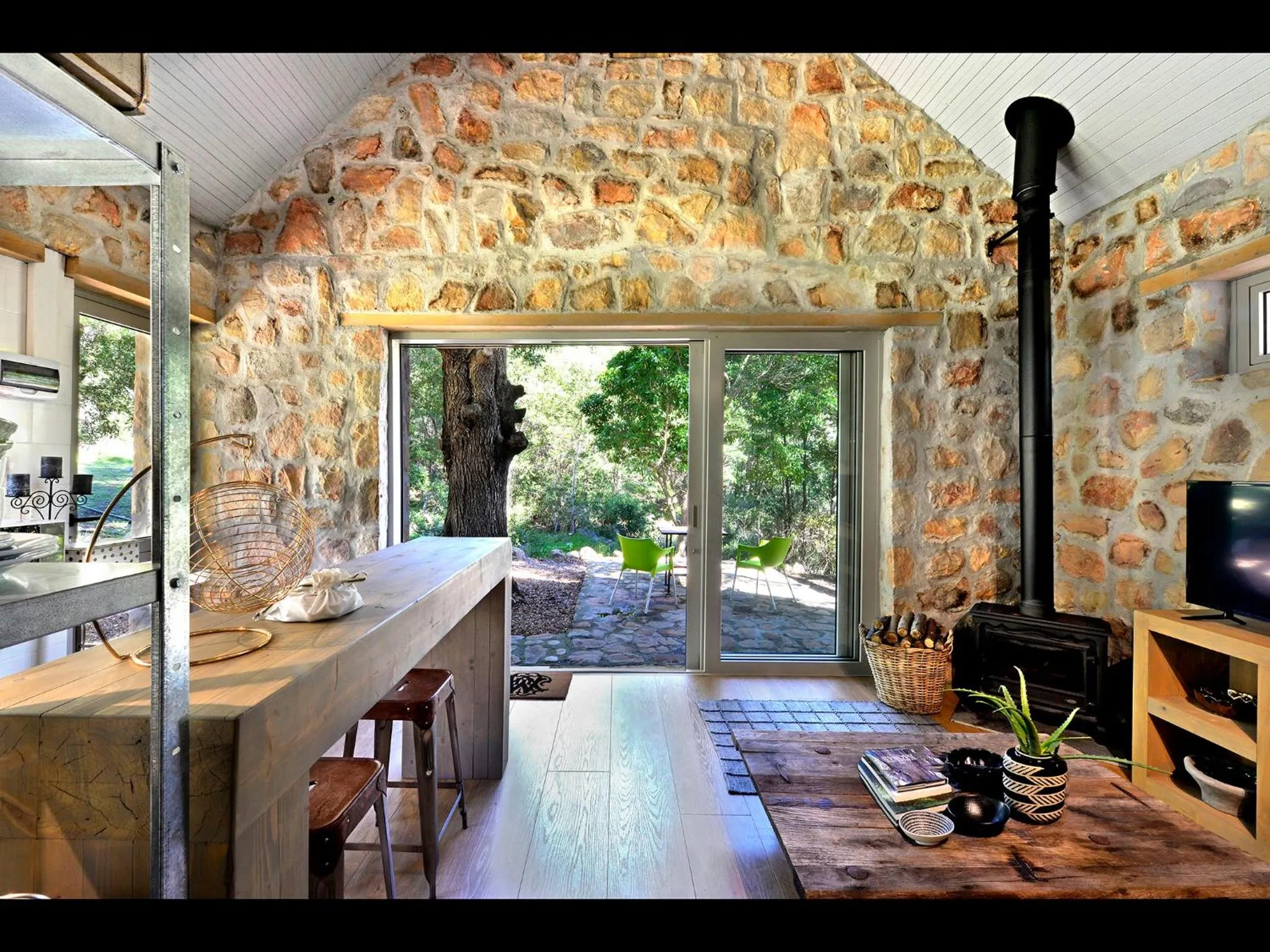 Living room in Umami Mountain Retreat