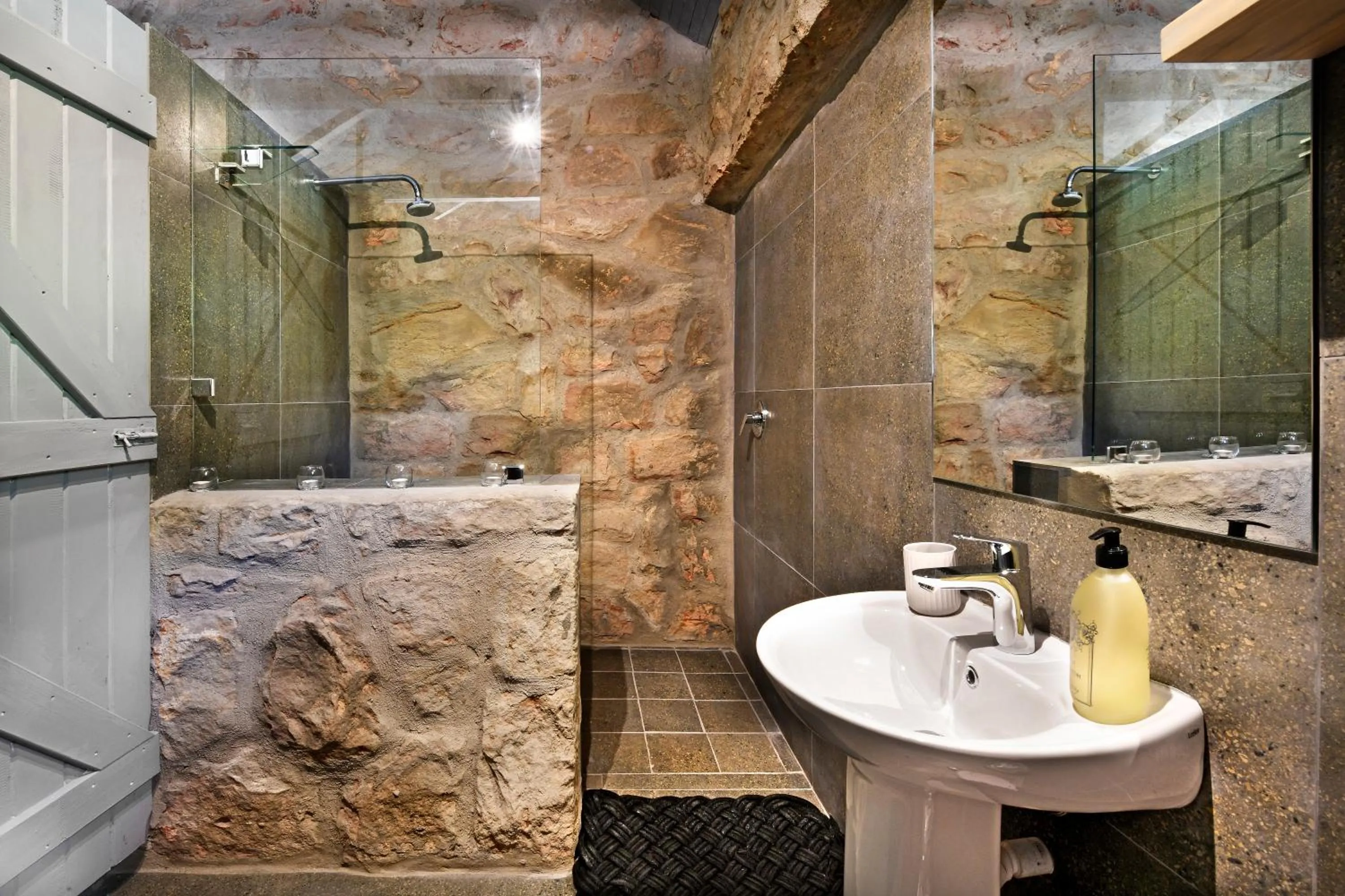 Bathroom in Umami Mountain Retreat