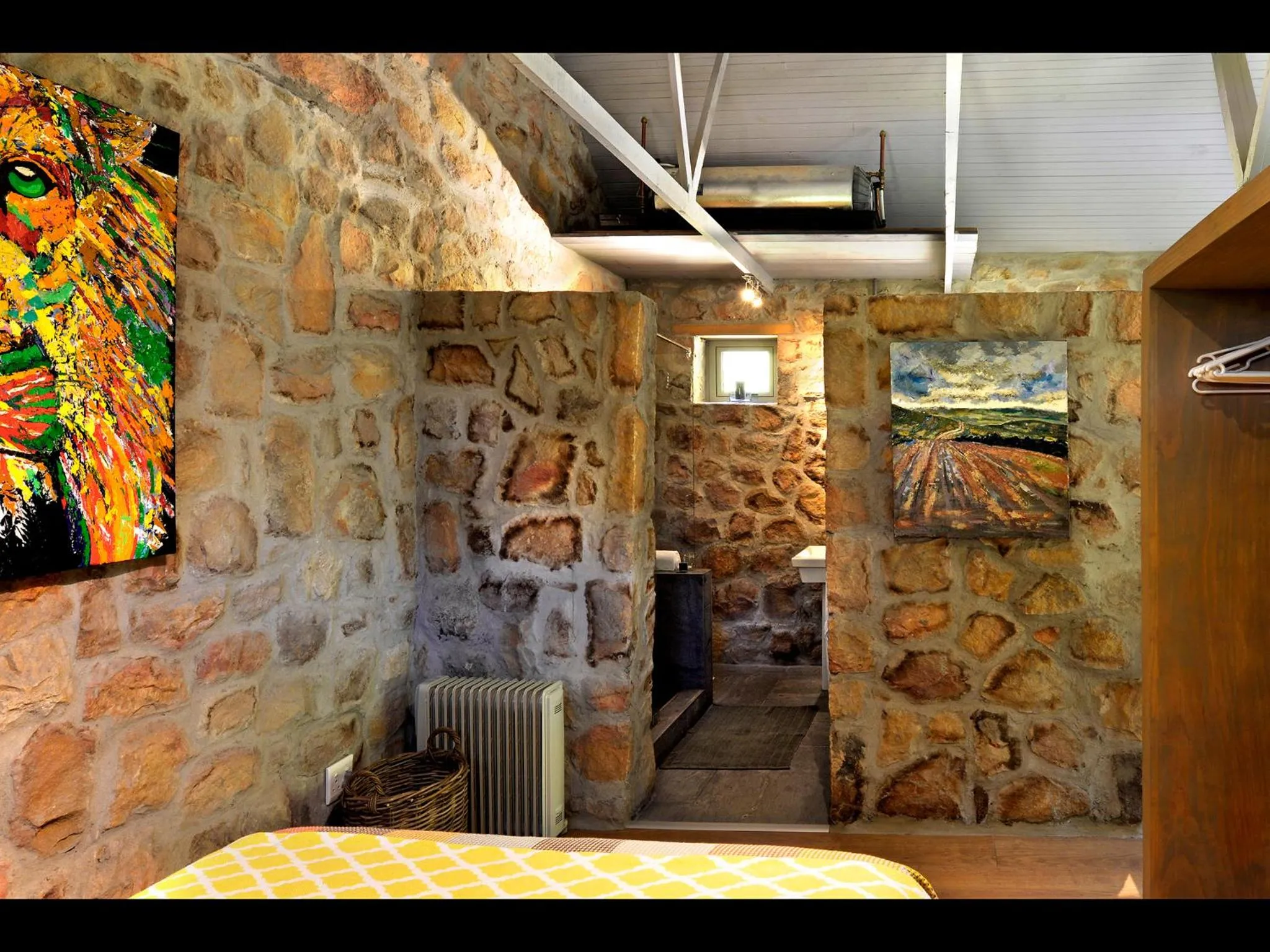 Bathroom in Umami Mountain Retreat