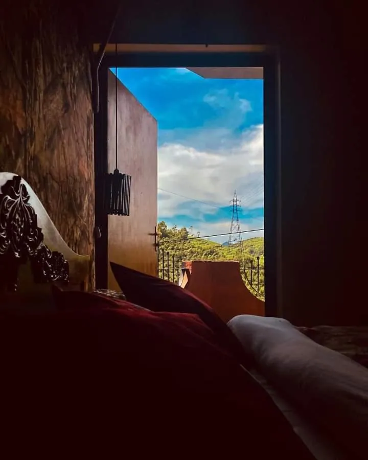 Bed in Lake Breeze