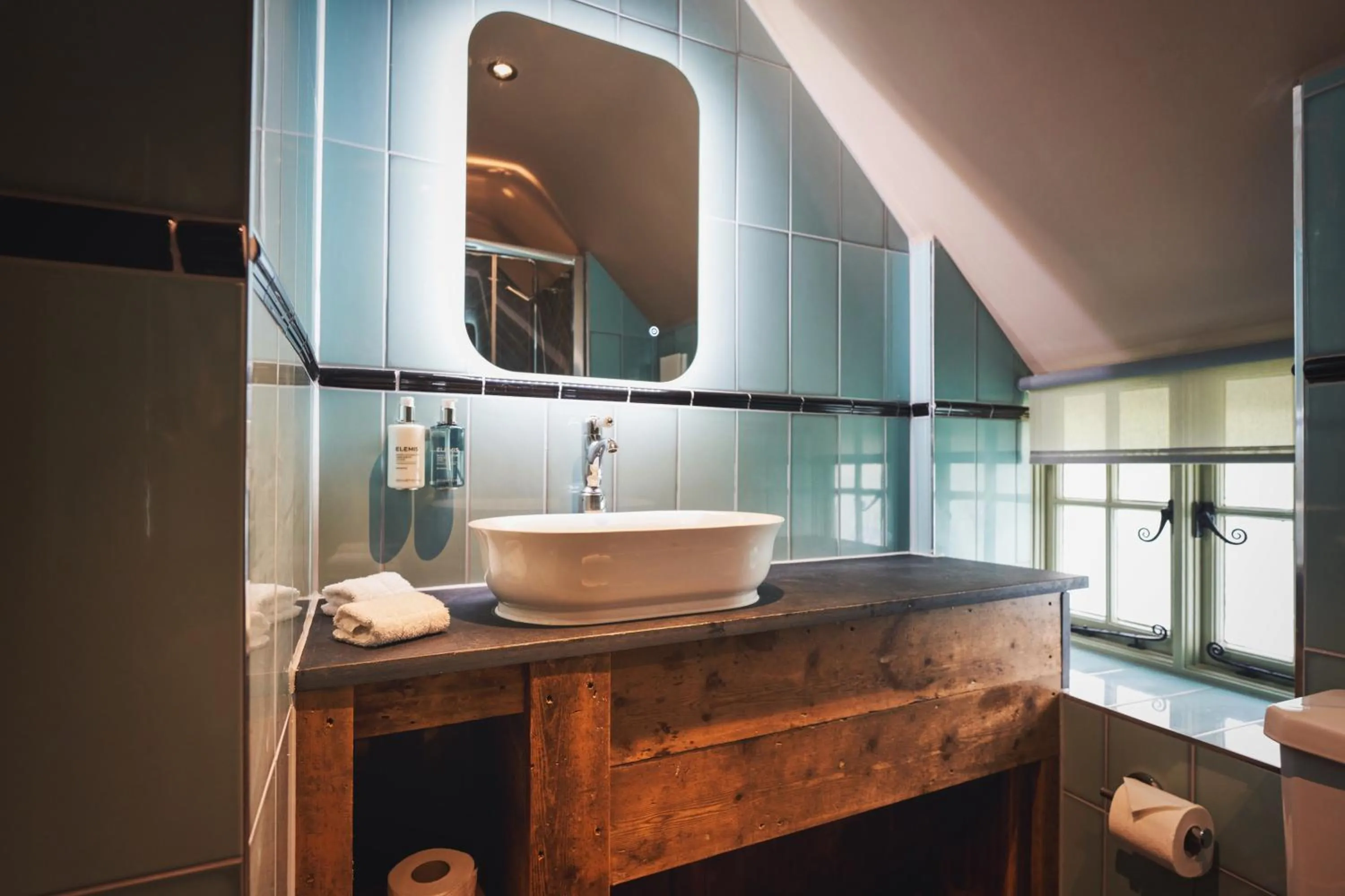 Bathroom in The Masons Arms