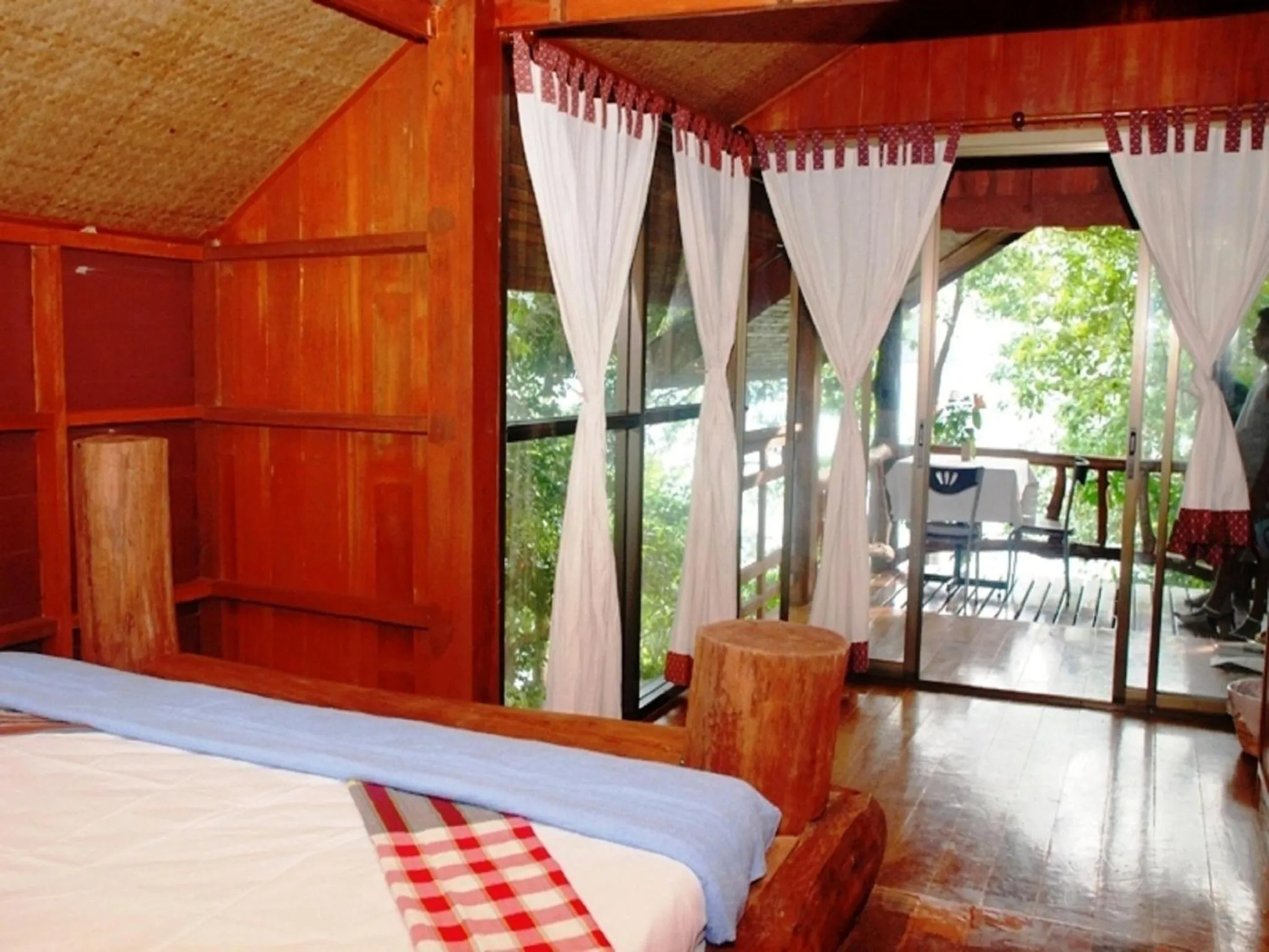 Photo of the whole room, Bed in Phi Phi Sunset Bay Resort