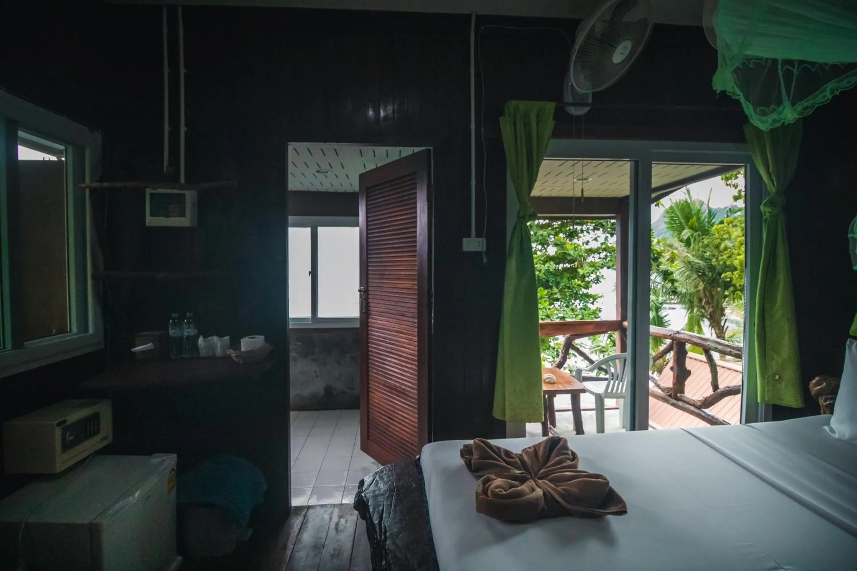 Bed in Phi Phi Sunset Bay Resort