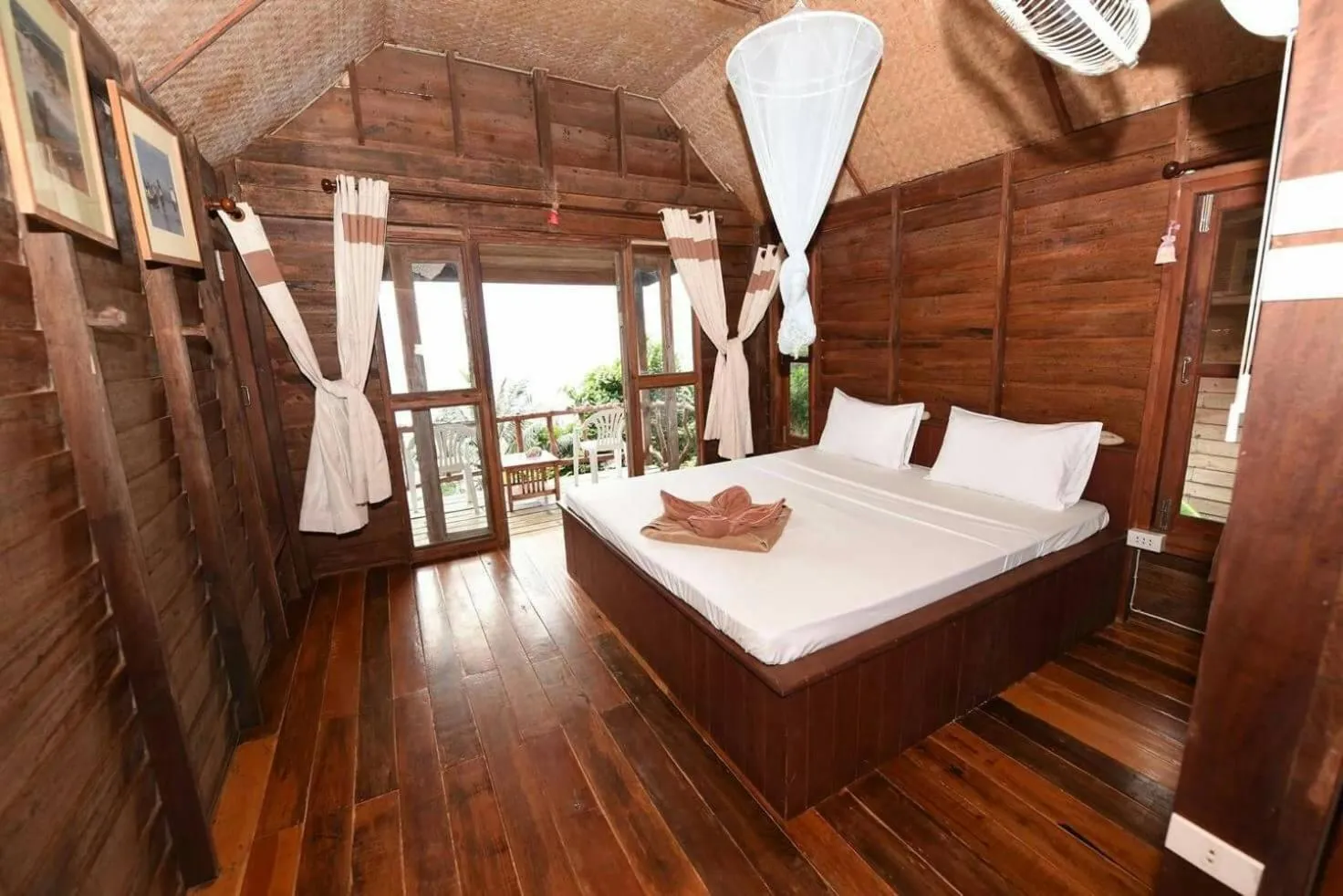 Bed in Phi Phi Sunset Bay Resort