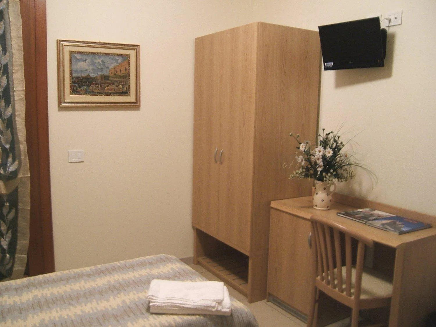 Seating area, Bed in Locanda Canareggio