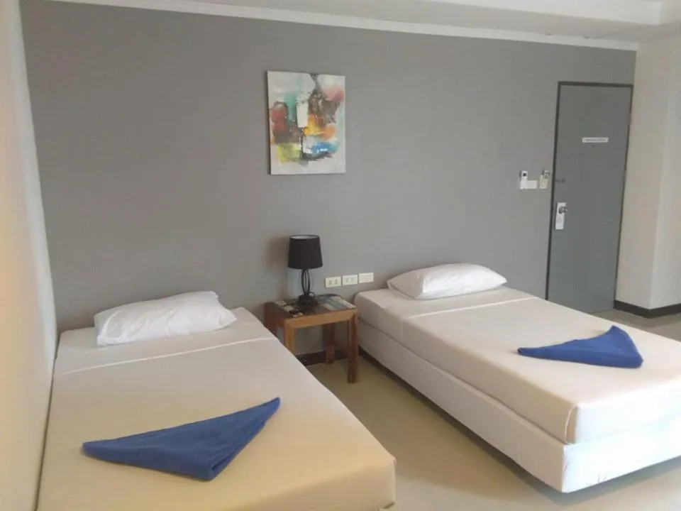 Bedroom, Bed in Phi Phi Inn