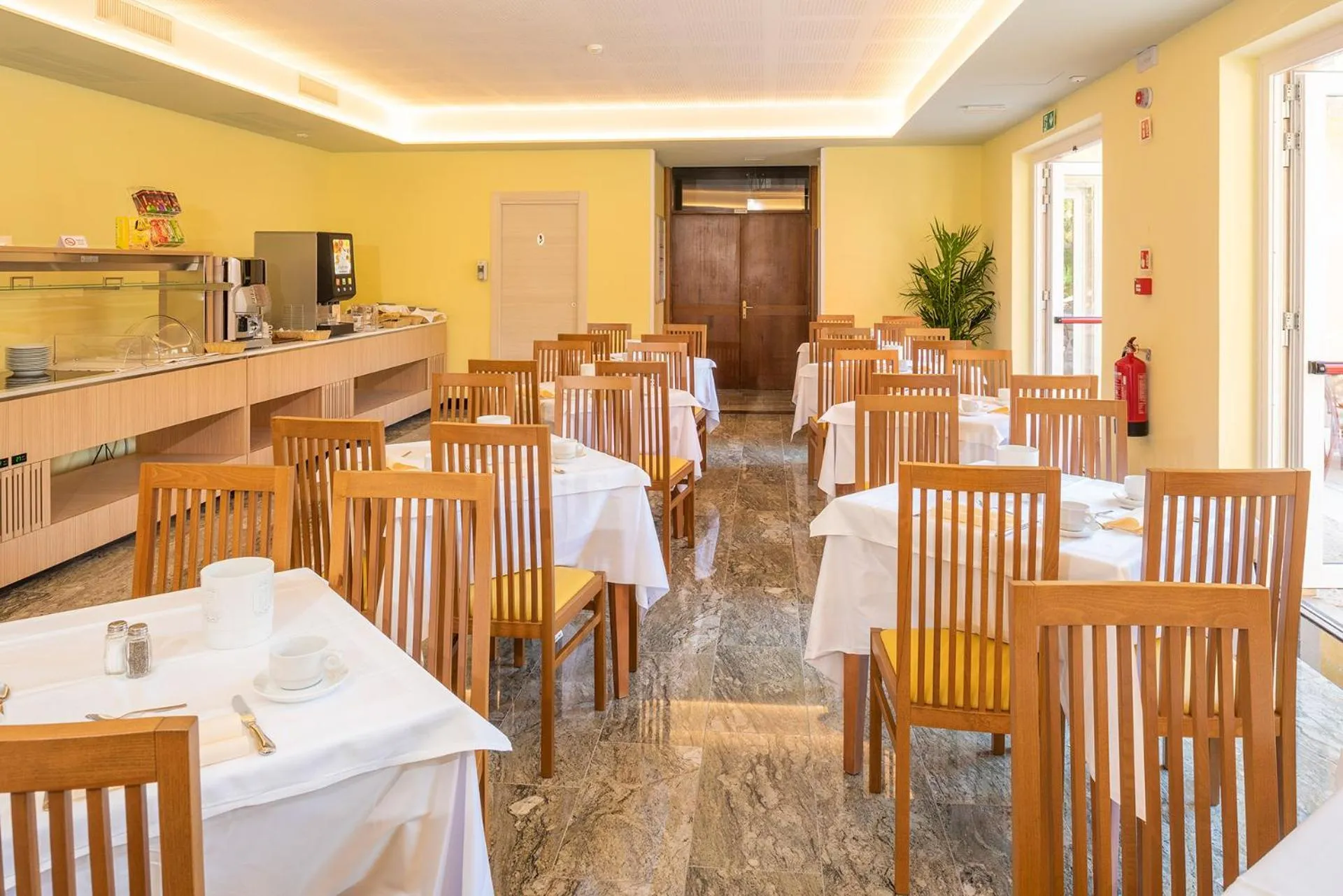 Restaurant/places to eat in Hotel Centrale
