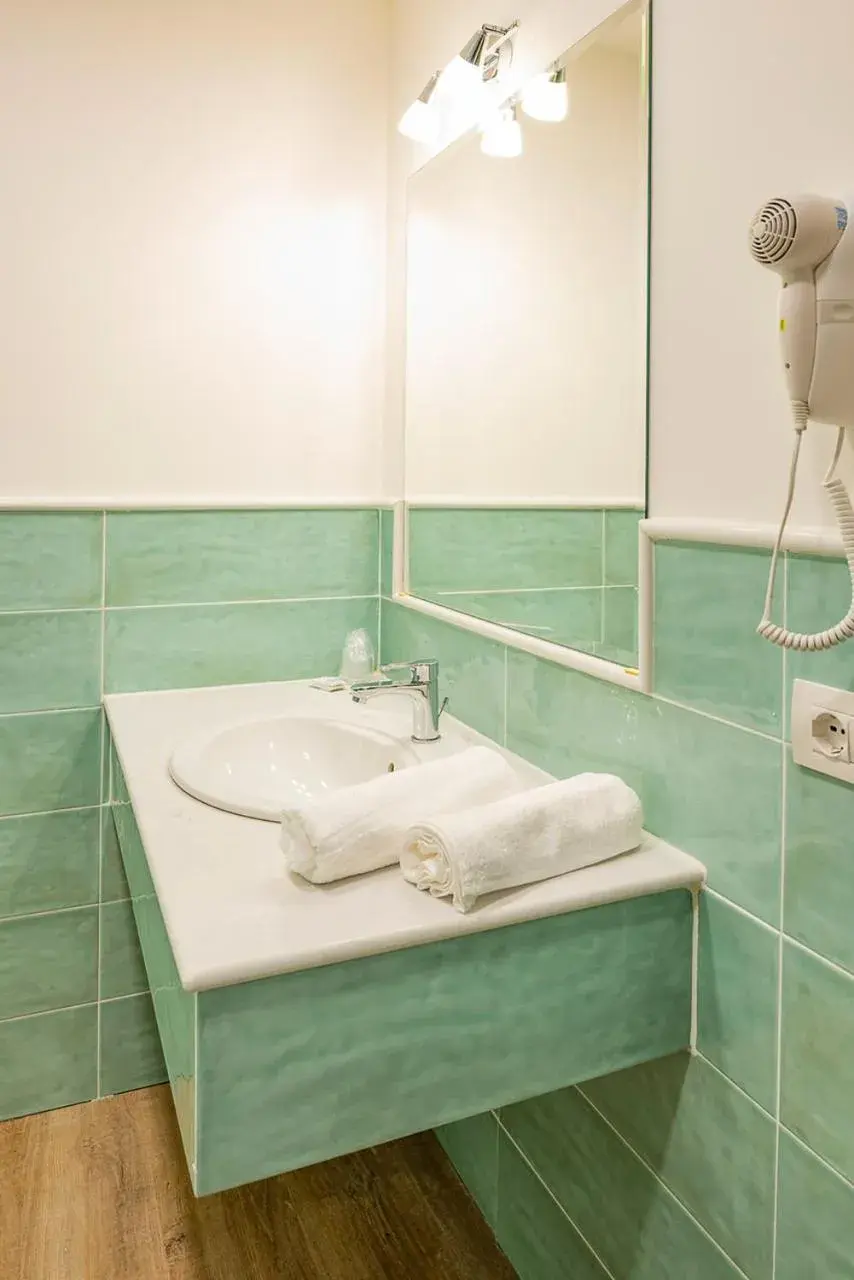 Bathroom in Hotel Centrale