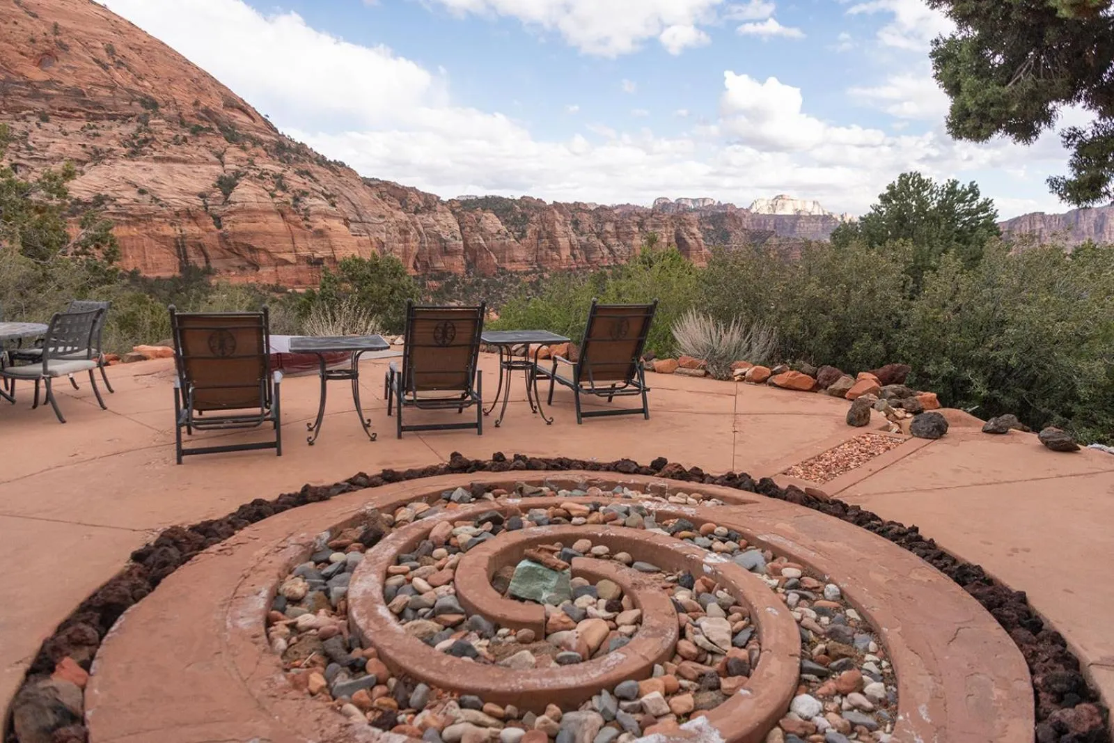 Patio in Zion Villa True North