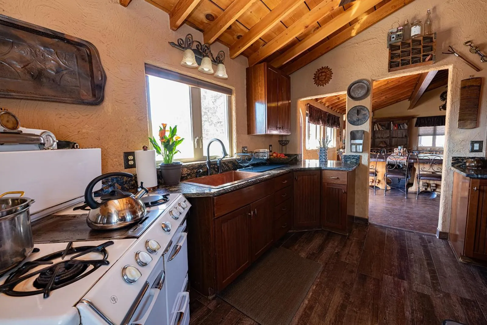Kitchen or kitchenette in Zion Villa True North