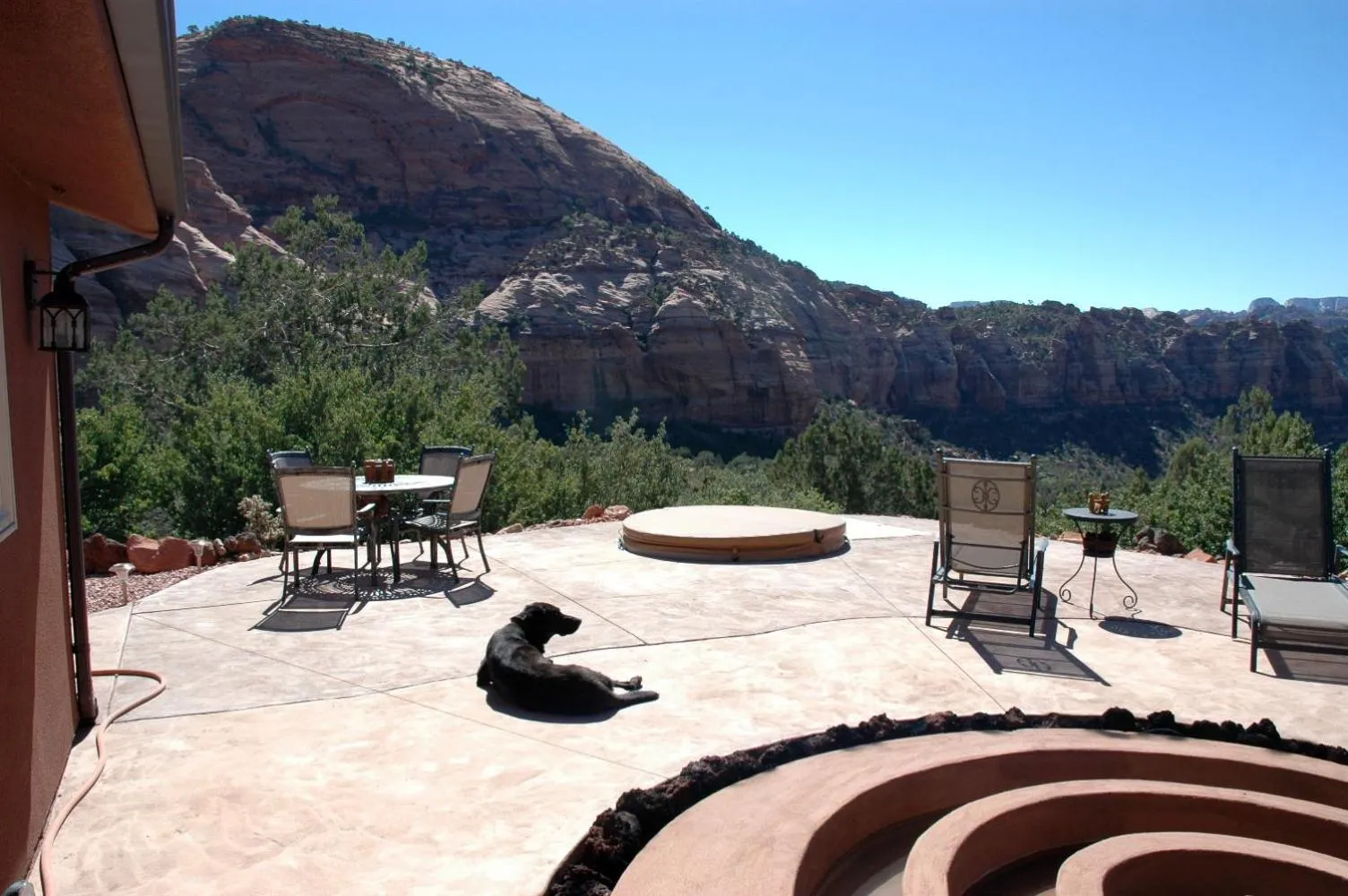 Patio in Zion Villa True North