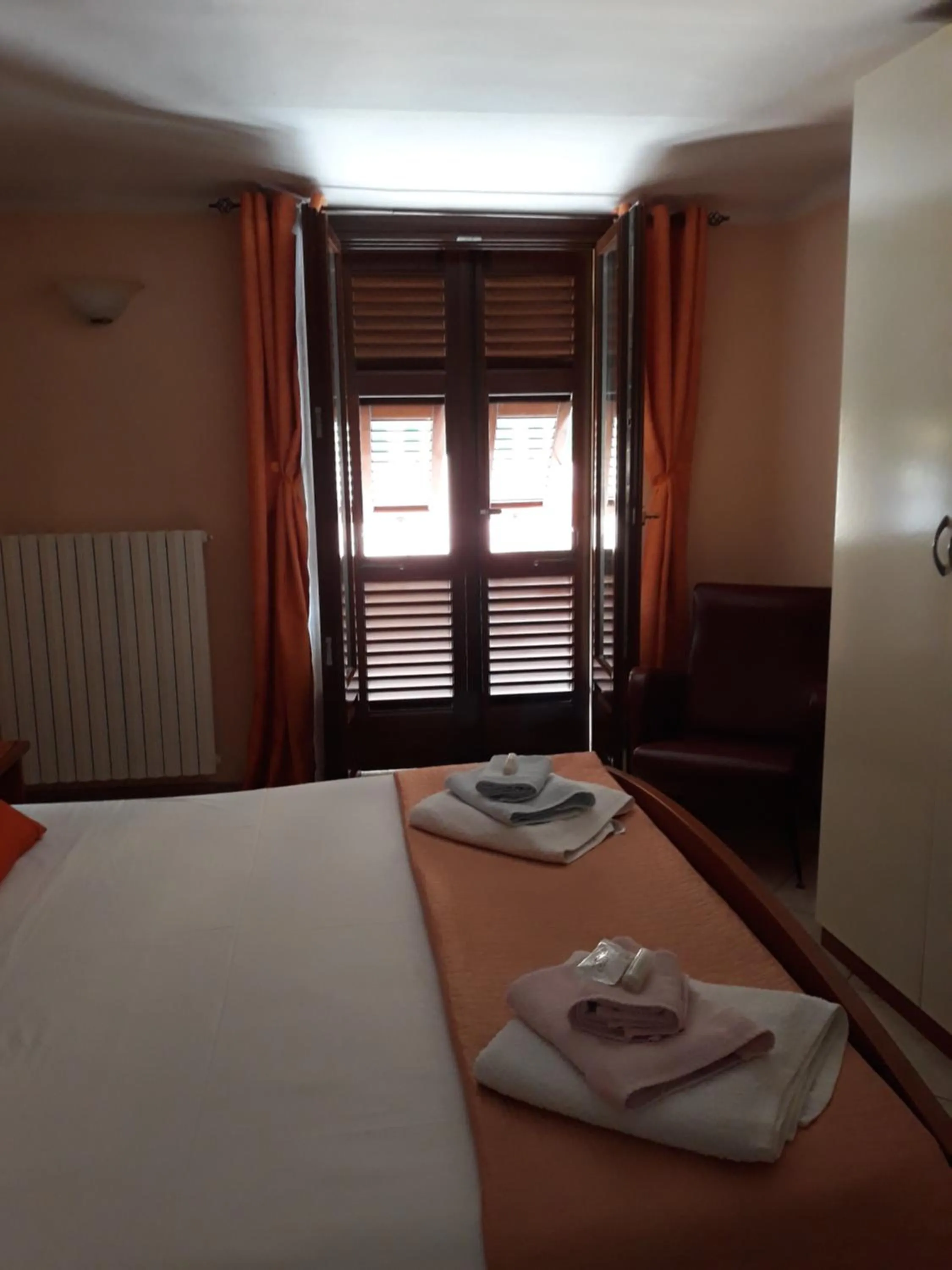 Photo of the whole room, Bed in B&B del Borgo