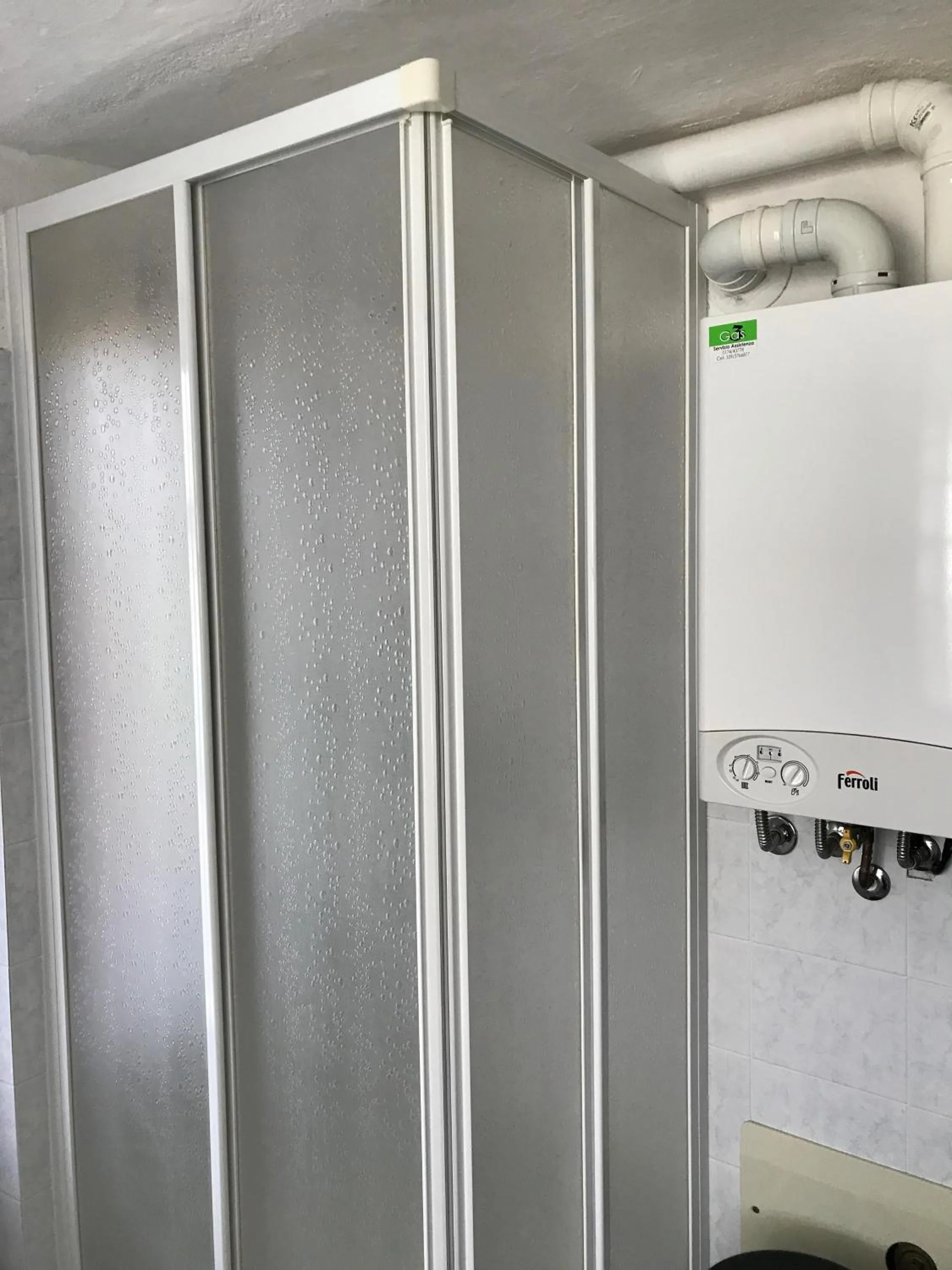 Shower in B&B del Borgo