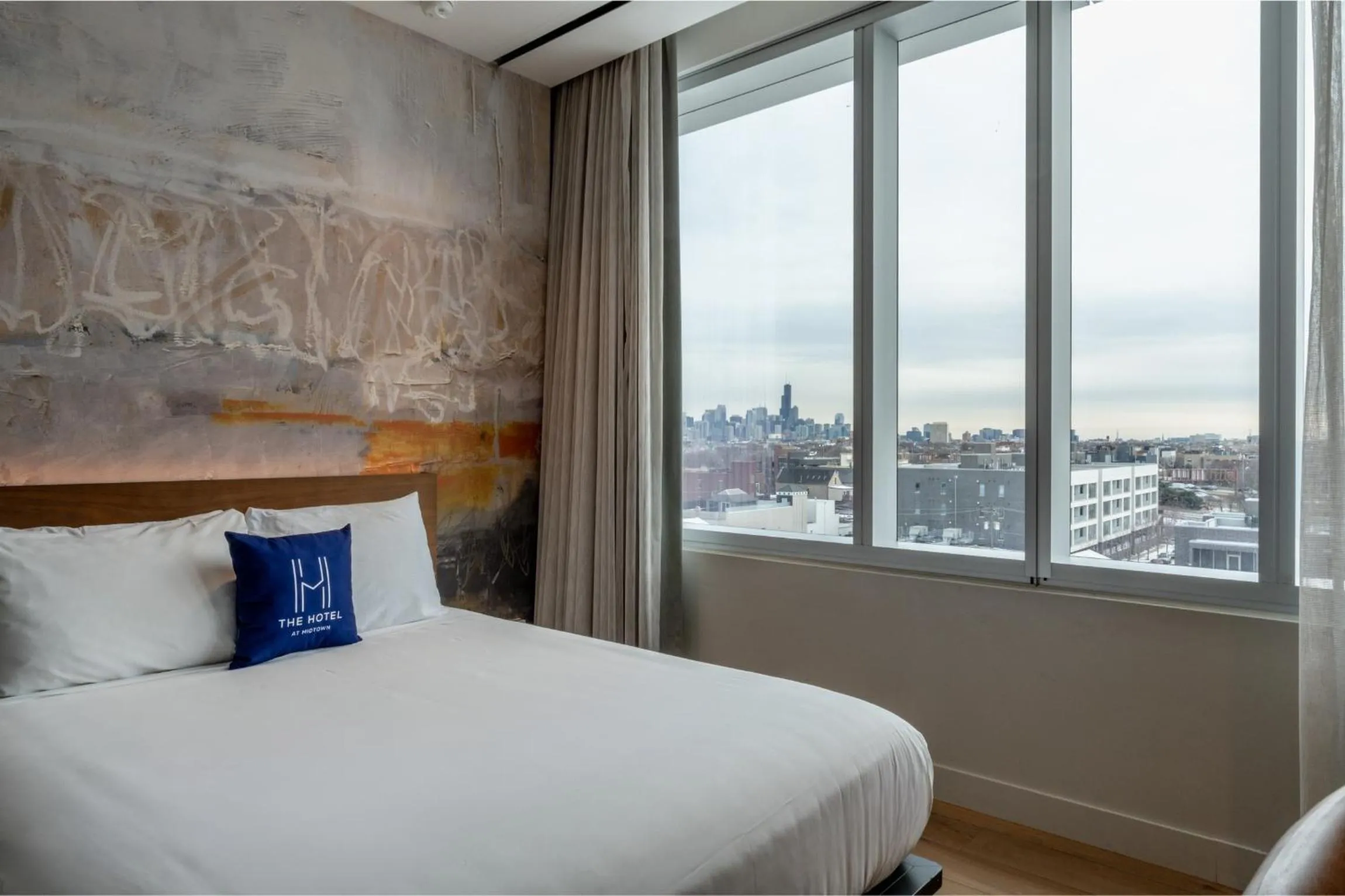 Bed in The Hotel & Athletic Club at Midtown