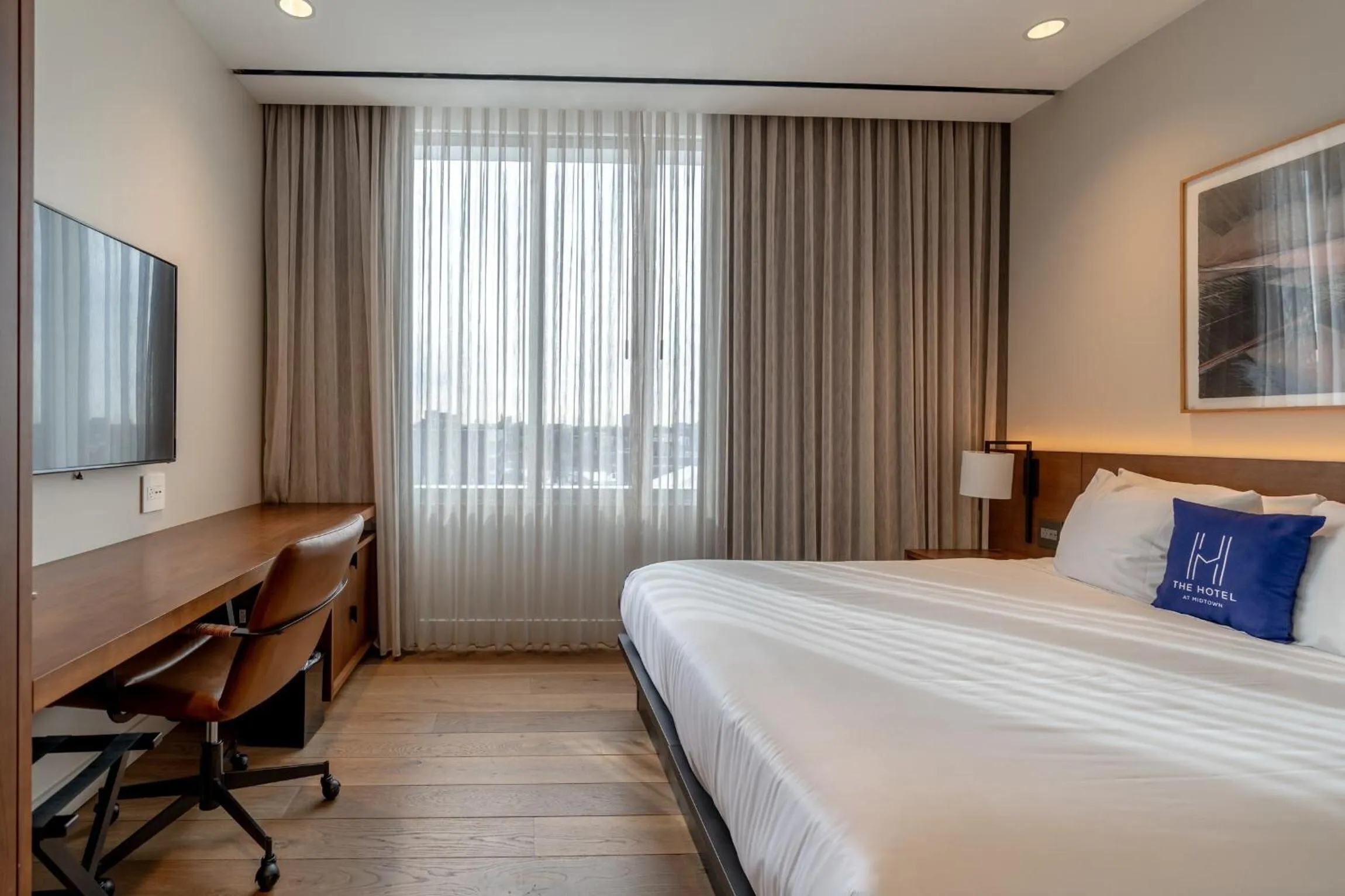 Bed in The Hotel & Athletic Club at Midtown