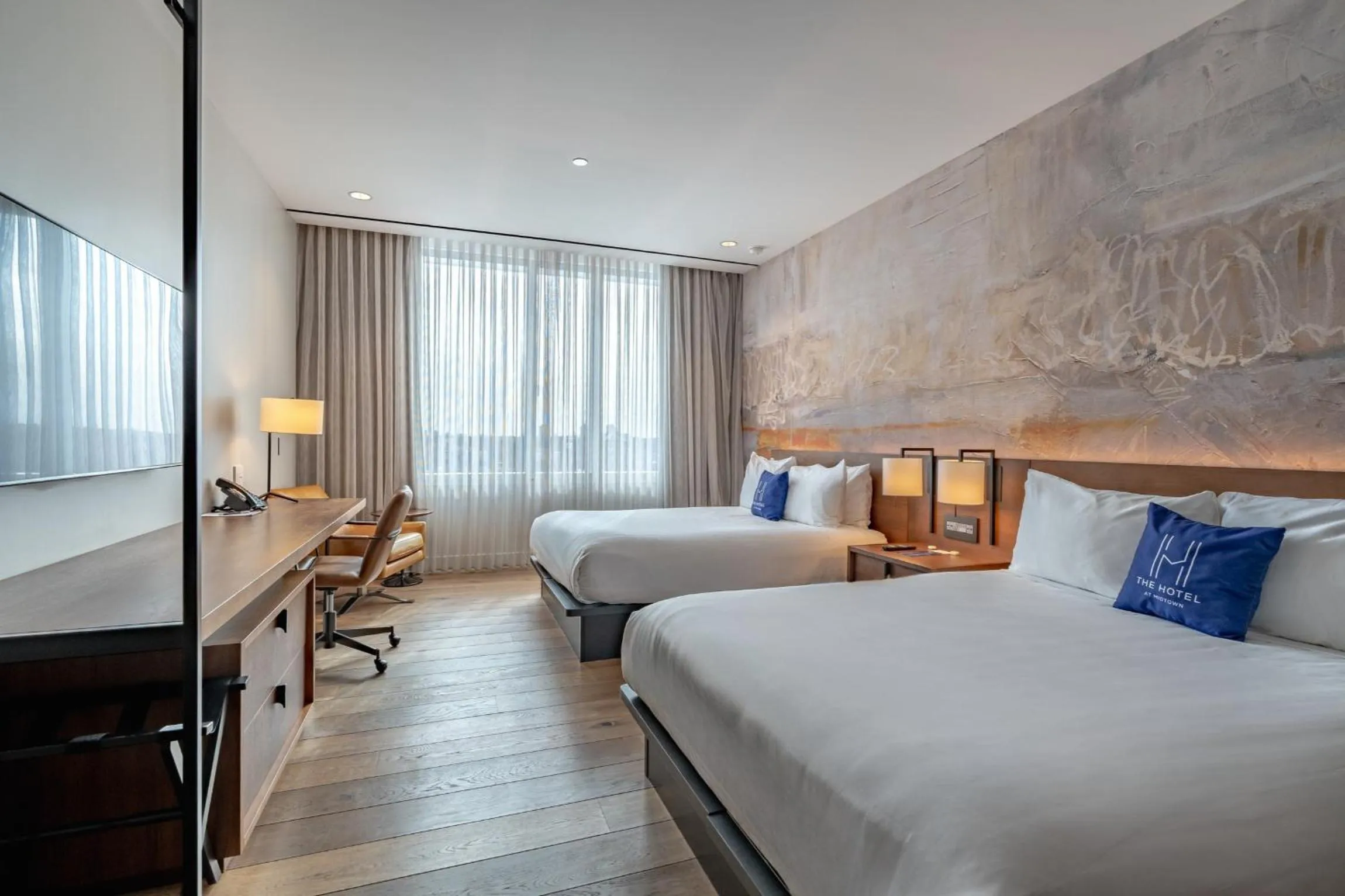 Bed in The Hotel & Athletic Club at Midtown