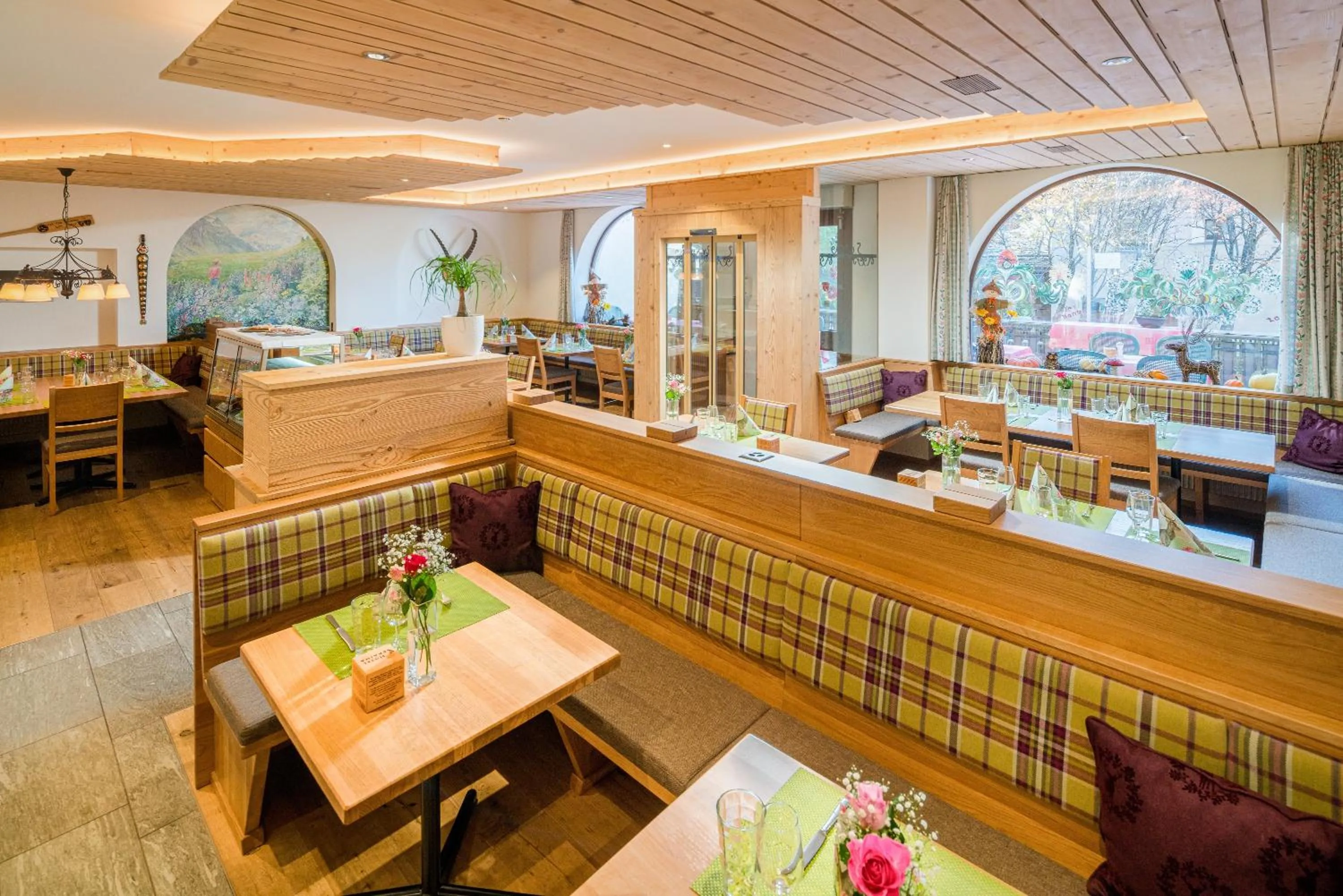 Restaurant/places to eat in Hotel Seraina