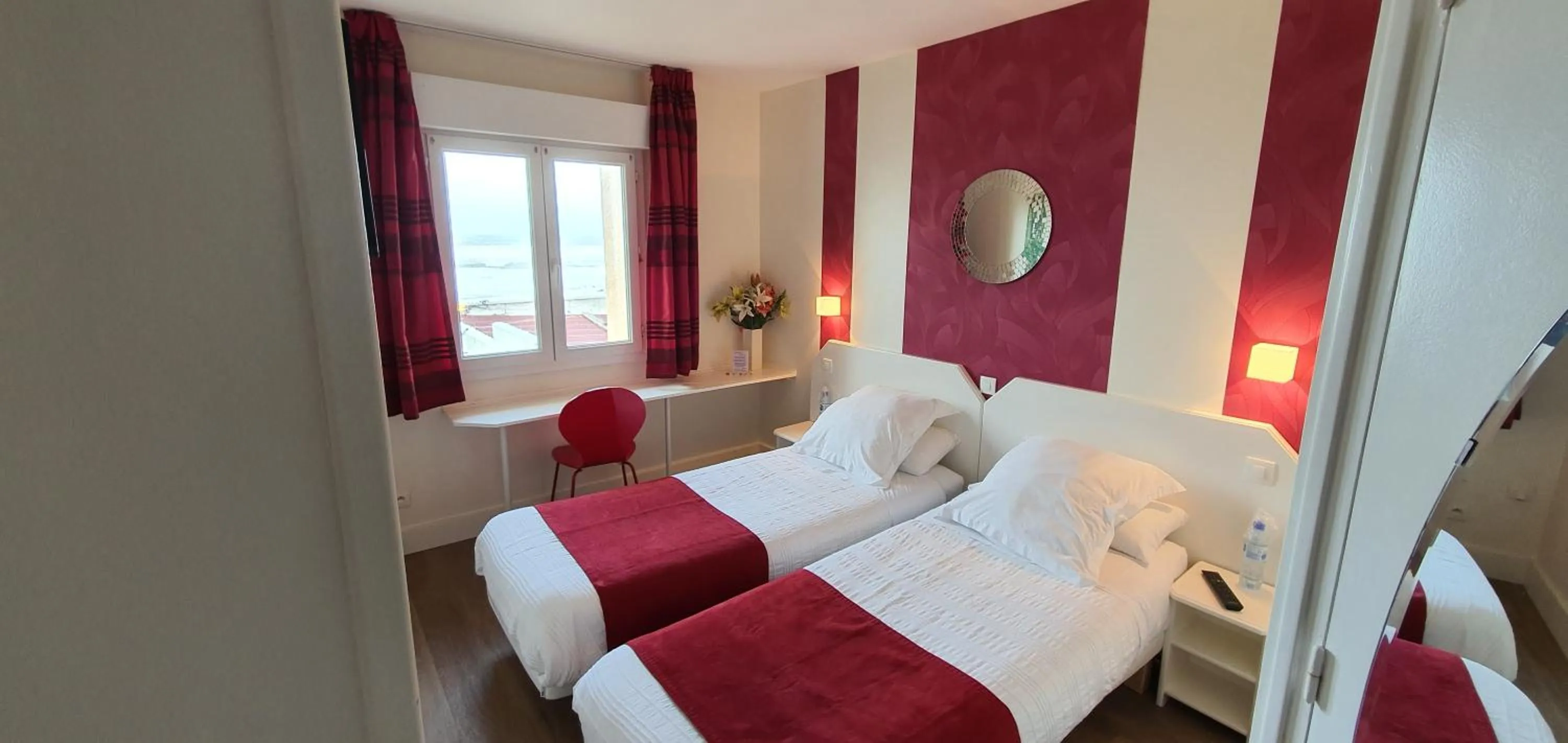 Bed in Hotel Cote d'Argent